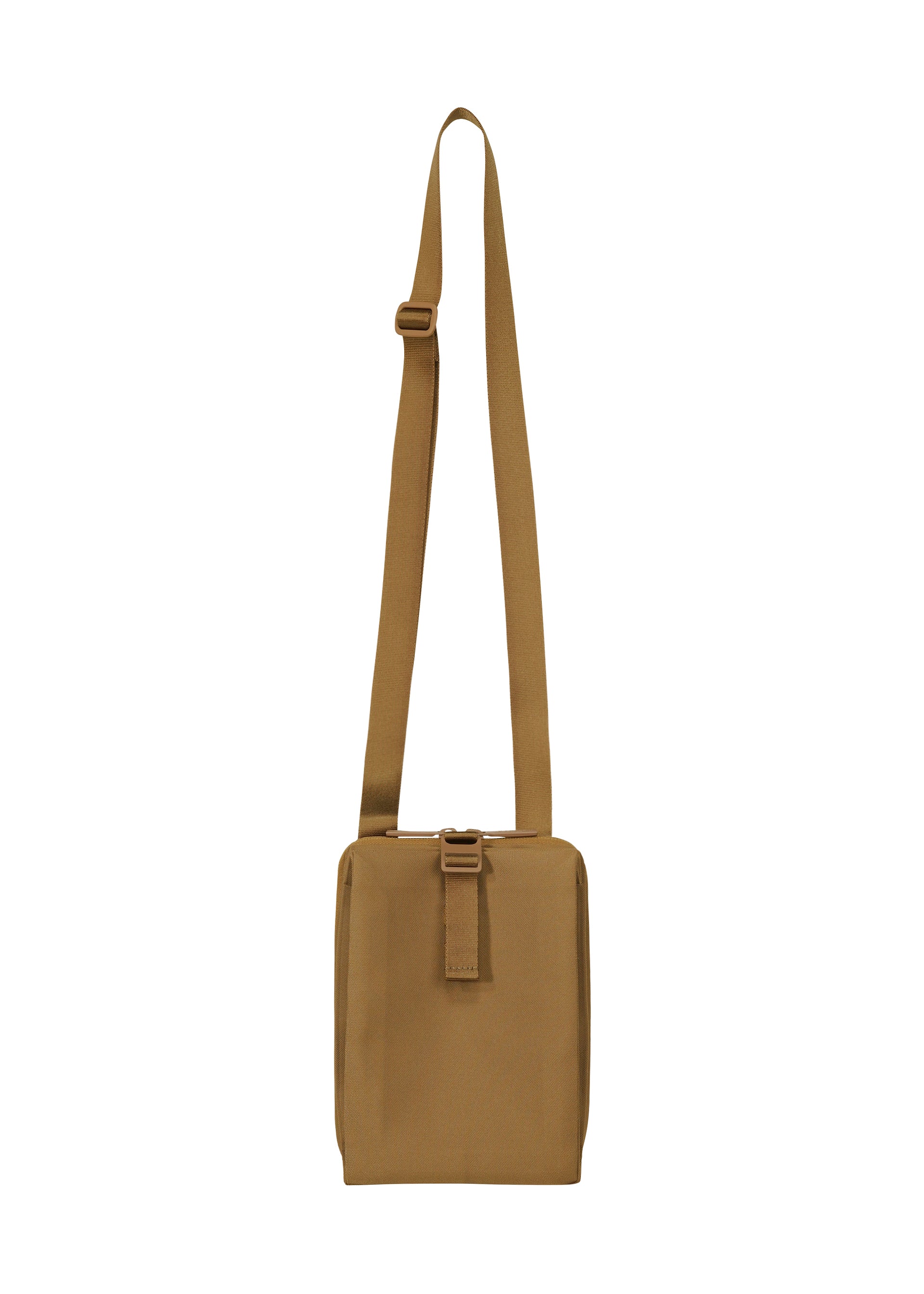 Zoomed view The JABARA by GOOD GOODS ISSEY MIYAKE is a small, square tan accordion pleat shoulder bag with an adjustable strap and front buckle detail, shown against a plain white background. - BROWN （no.44）