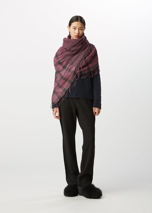 CREPE TARTAN STOLE, Accessories & Others_Stole, worn image 1