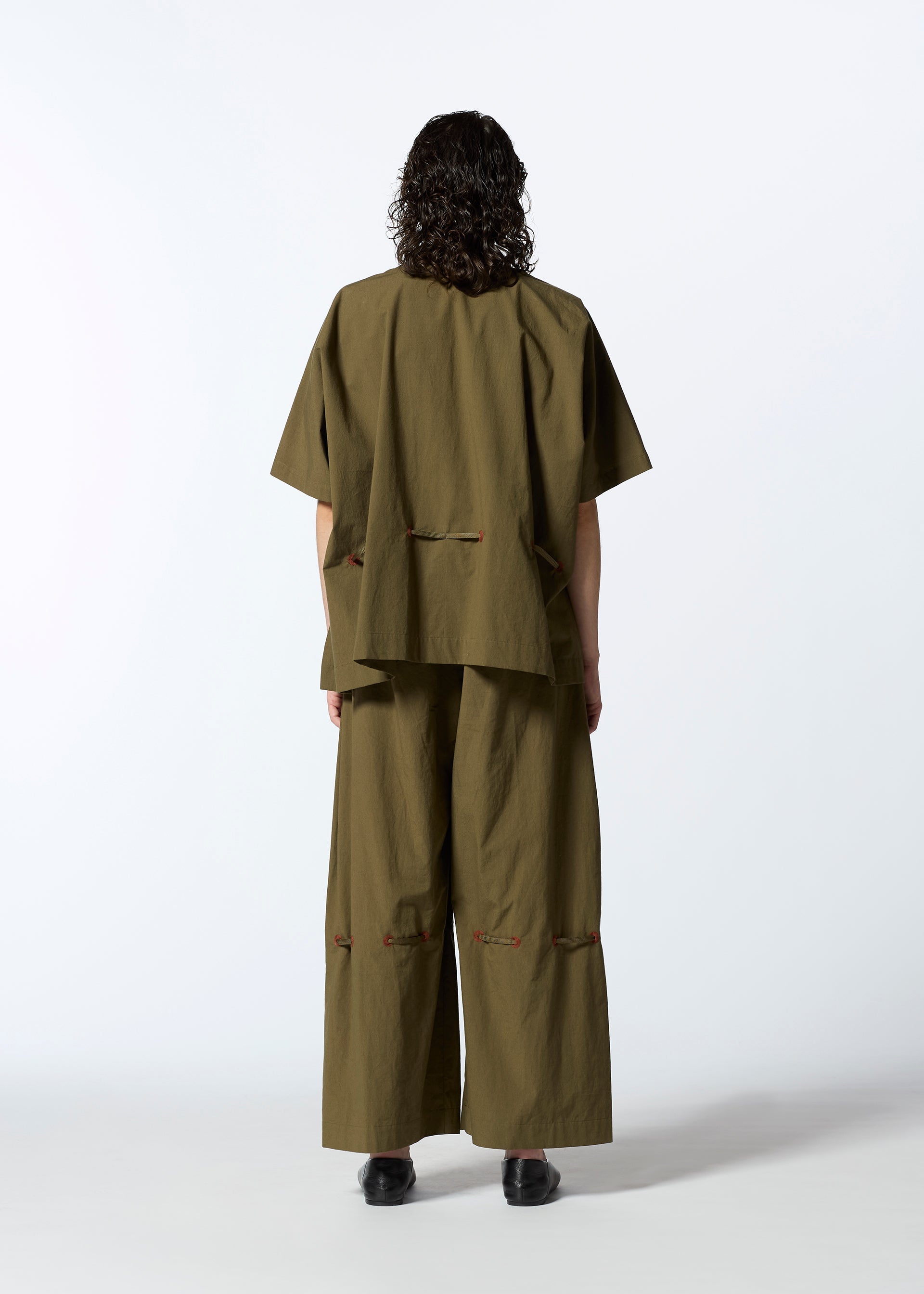 EYELETS – ISSEY MIYAKE ONLINE STORE