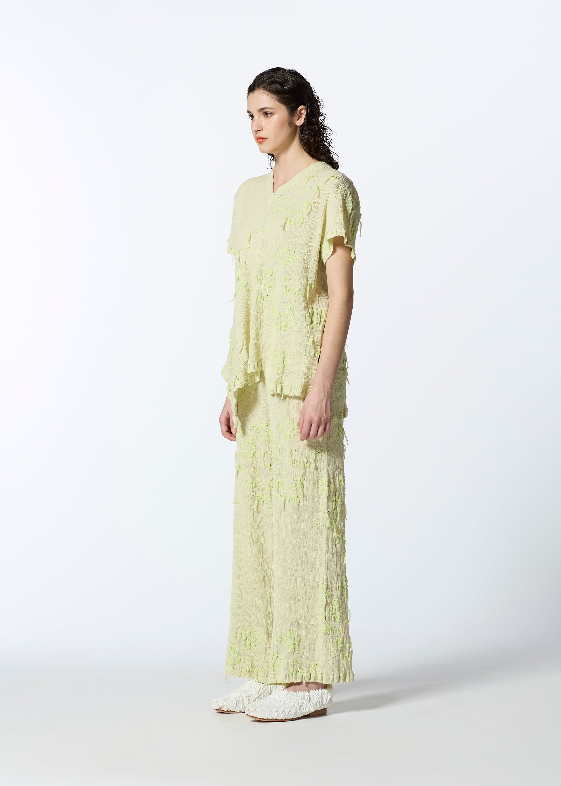 KYO CHIJIMI CUT LOOP – ISSEY MIYAKE ONLINE STORE