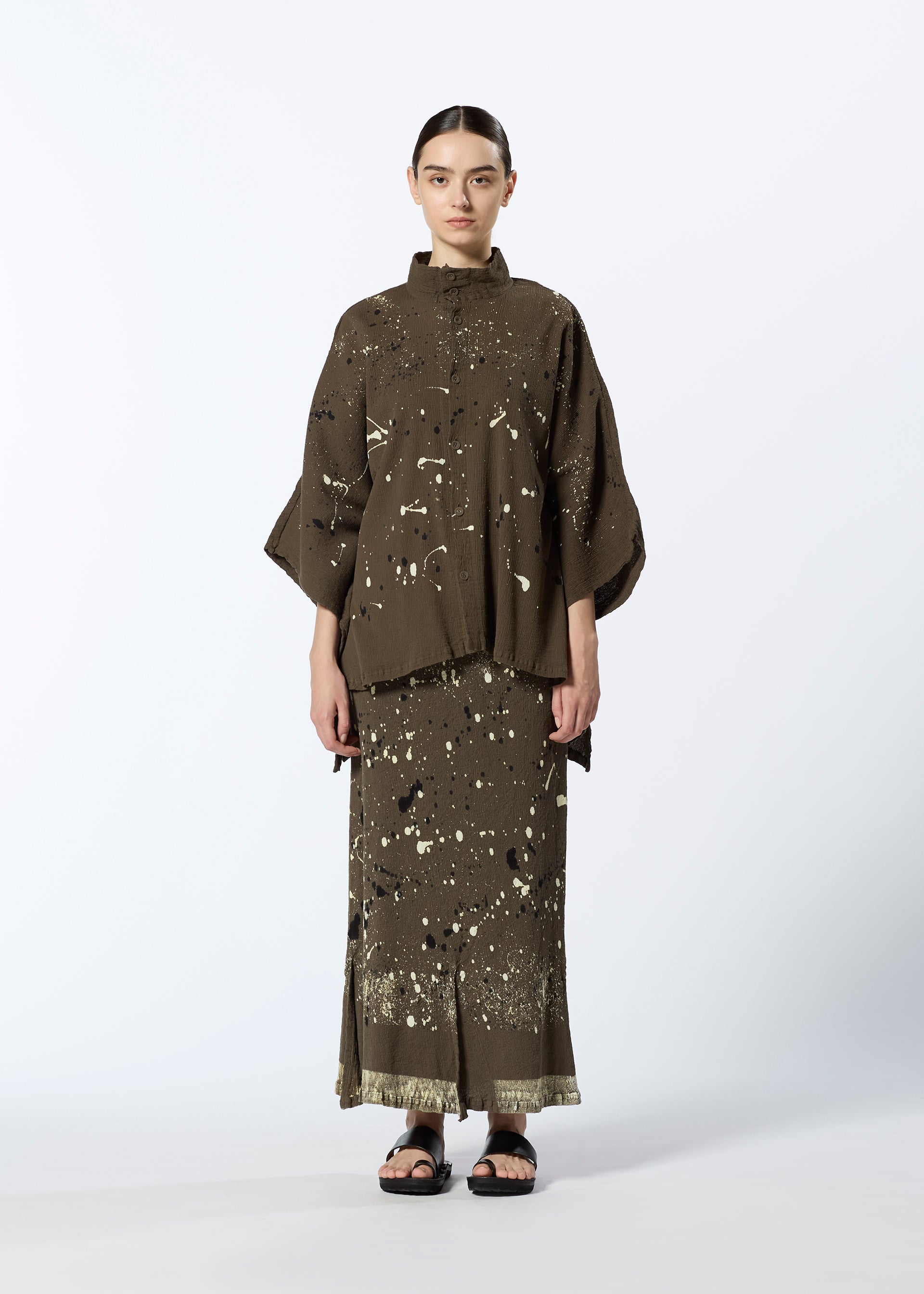 ISSEY MIYAKE haat ストライプ長袖ラップトップス HAAT – ISSEY MIYAKE ONLINE STORE