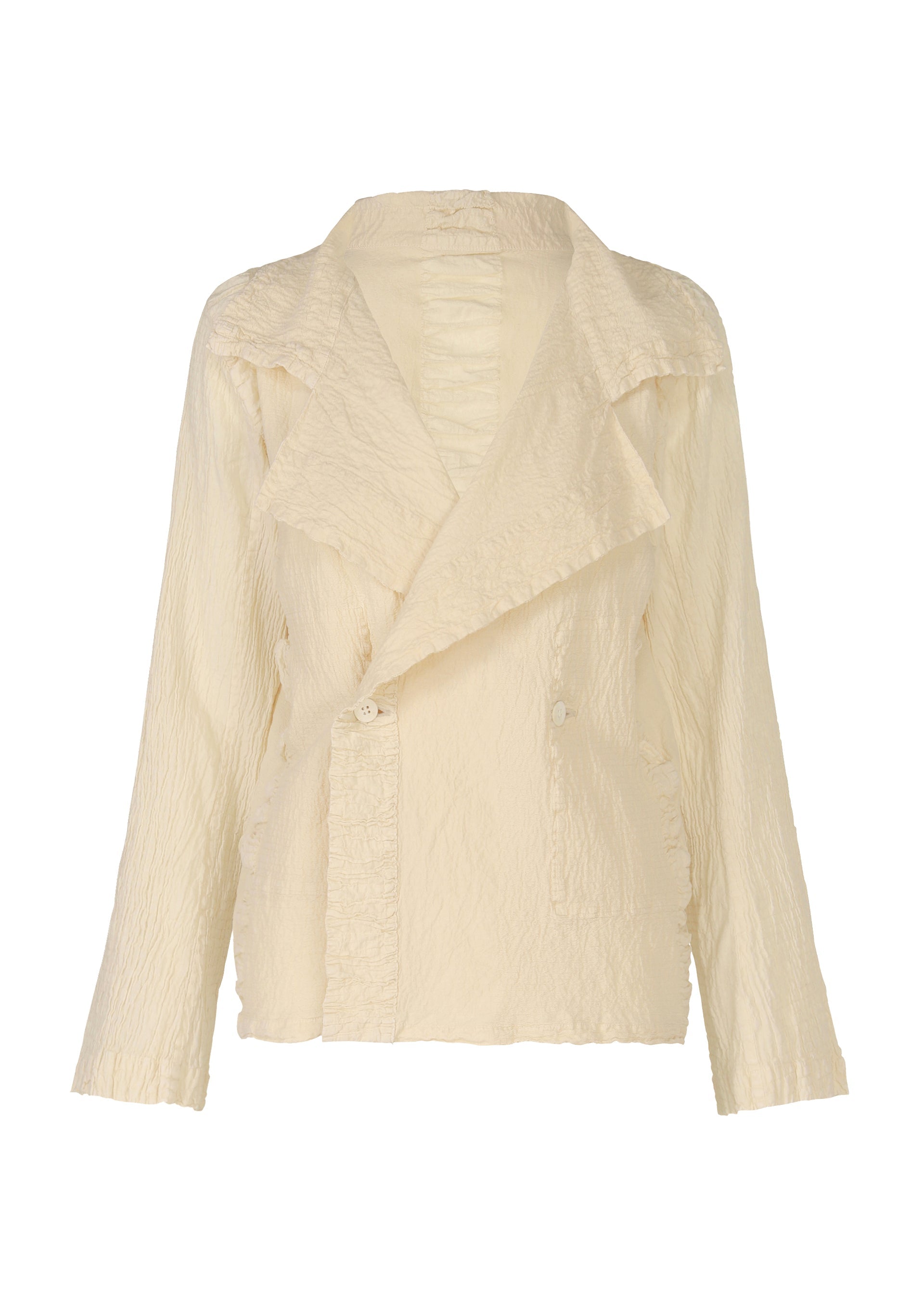 Zoomed view The TENMOKU COTTON blazer by HaaT is cream-colored with a textured, garment-dyed finish, long sleeves, a wide notched lapel, and features a double-breasted button design that adds subtle three-dimensional shading. - LIGHT BEIGE (no.40)