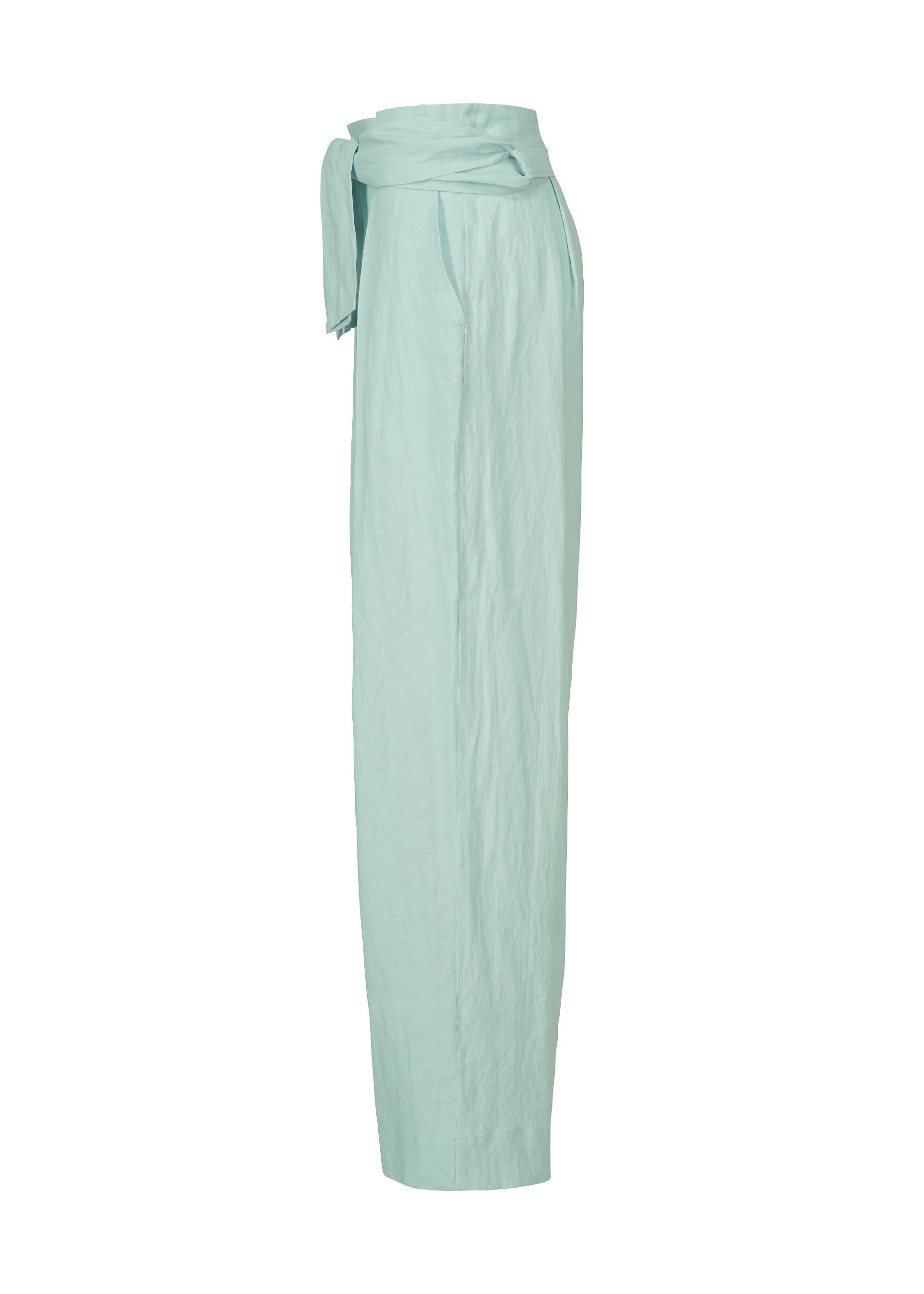 Zoomed view The HaaT JIKI pants are light blue, high-waisted, wide-leg French linen trousers with a tied fabric belt. Seen from the side, they have a relaxed fit and slightly textured look for an elegant silhouette.