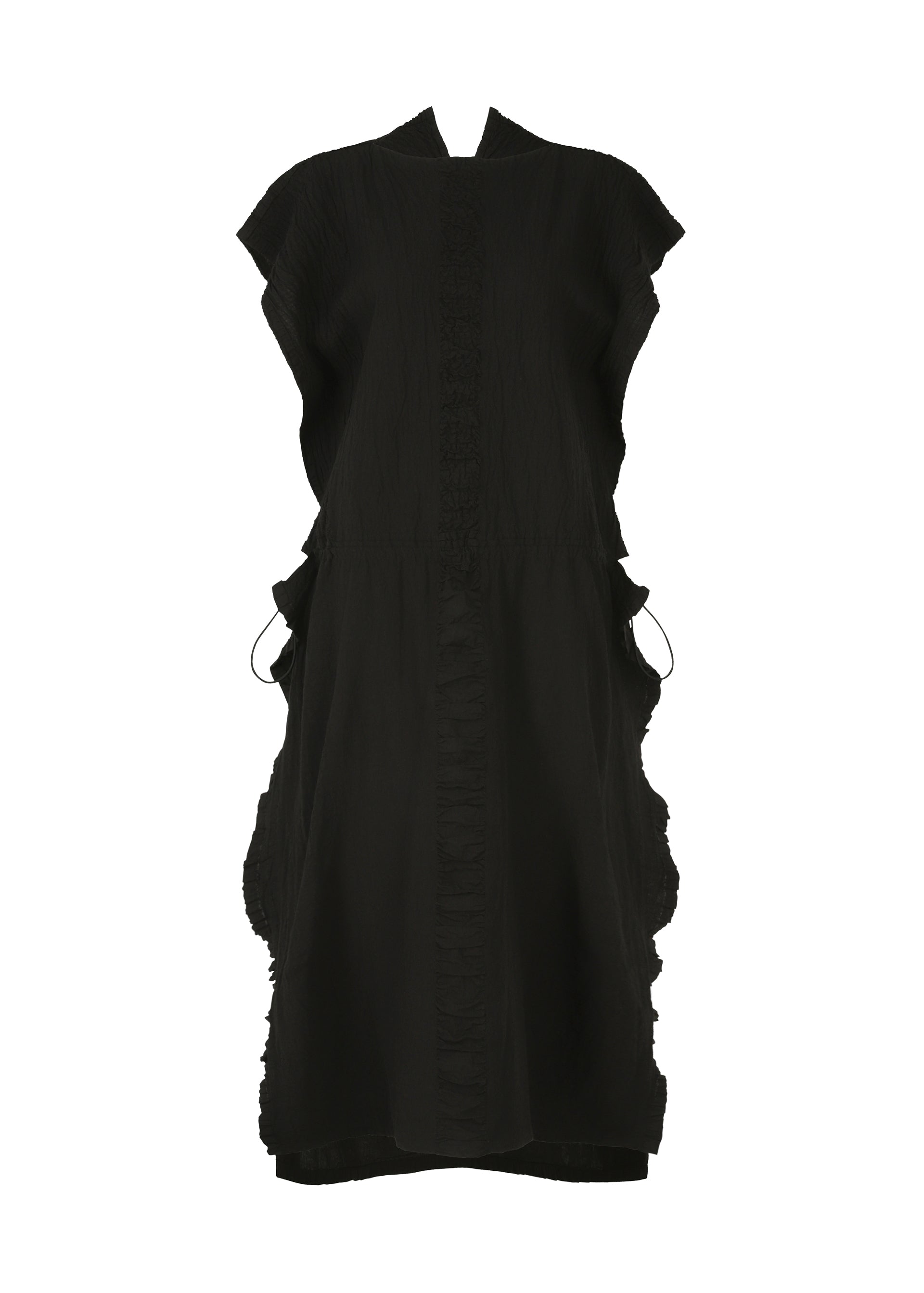 Zoomed view The HaaT TENMOKU COTTON dress is knee-length with short sleeves, a subtle high collar, ruffle details on the front and sides, a textured garment-dyed black fabric, relaxed fit, and minimalist design. - BLACK （no.15）