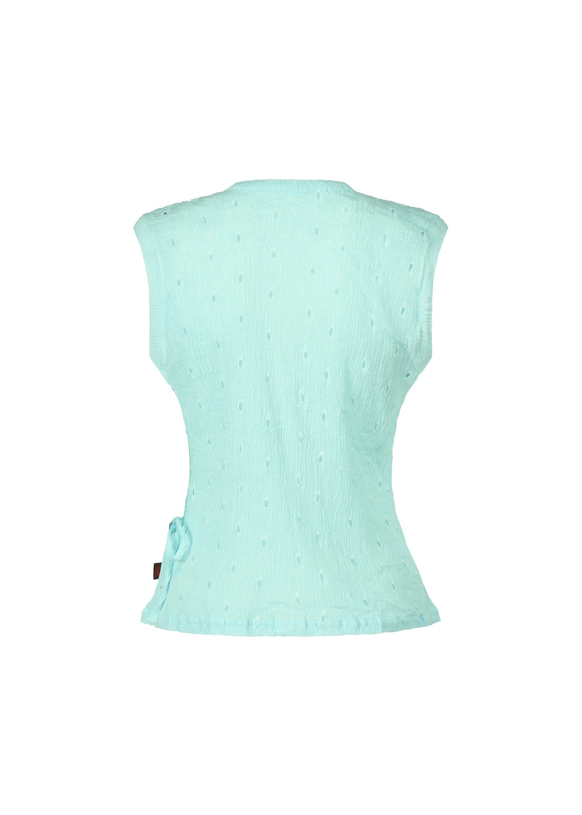 The HaaT KYO CHIJIMI TOBIKANNA CADEAU is a light blue sleeveless women’s top, shown from the back, with a subtle dotted pattern inspired by Tobikanna and a left side tie—stylish and lightweight. view 4 of 10