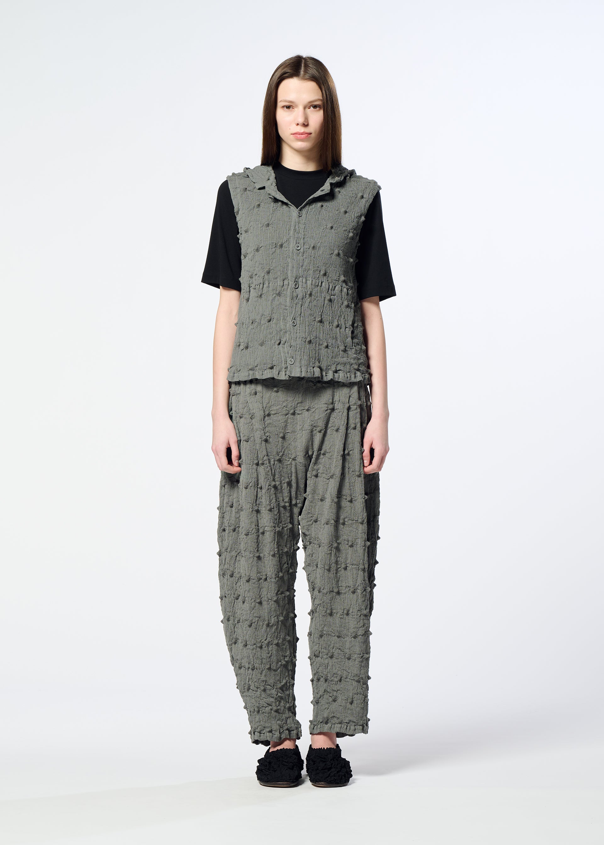 WOMEN / ALL TOPS – ISSEY MIYAKE ONLINE STORE