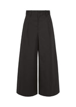 The HaaT COTTON STRETCH BOTTOM features wide-leg black culottes crafted from extra-long-staple cotton with a high waist, pleated front, belt loops, and a button closure, displayed on a plain white background. - BLACK （no.15）