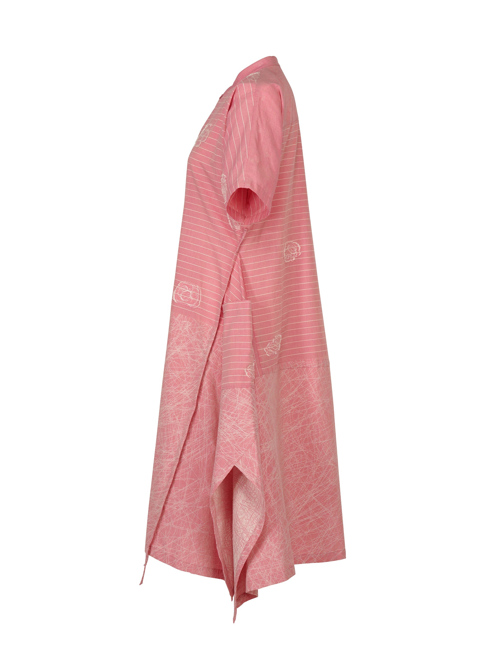 Zoomed view The HaaT ONE STROKE DRAW is a pink jacquard short-sleeved dress with white floral and stripe patterns and a handkerchief hem, shown in side view against a plain white background.