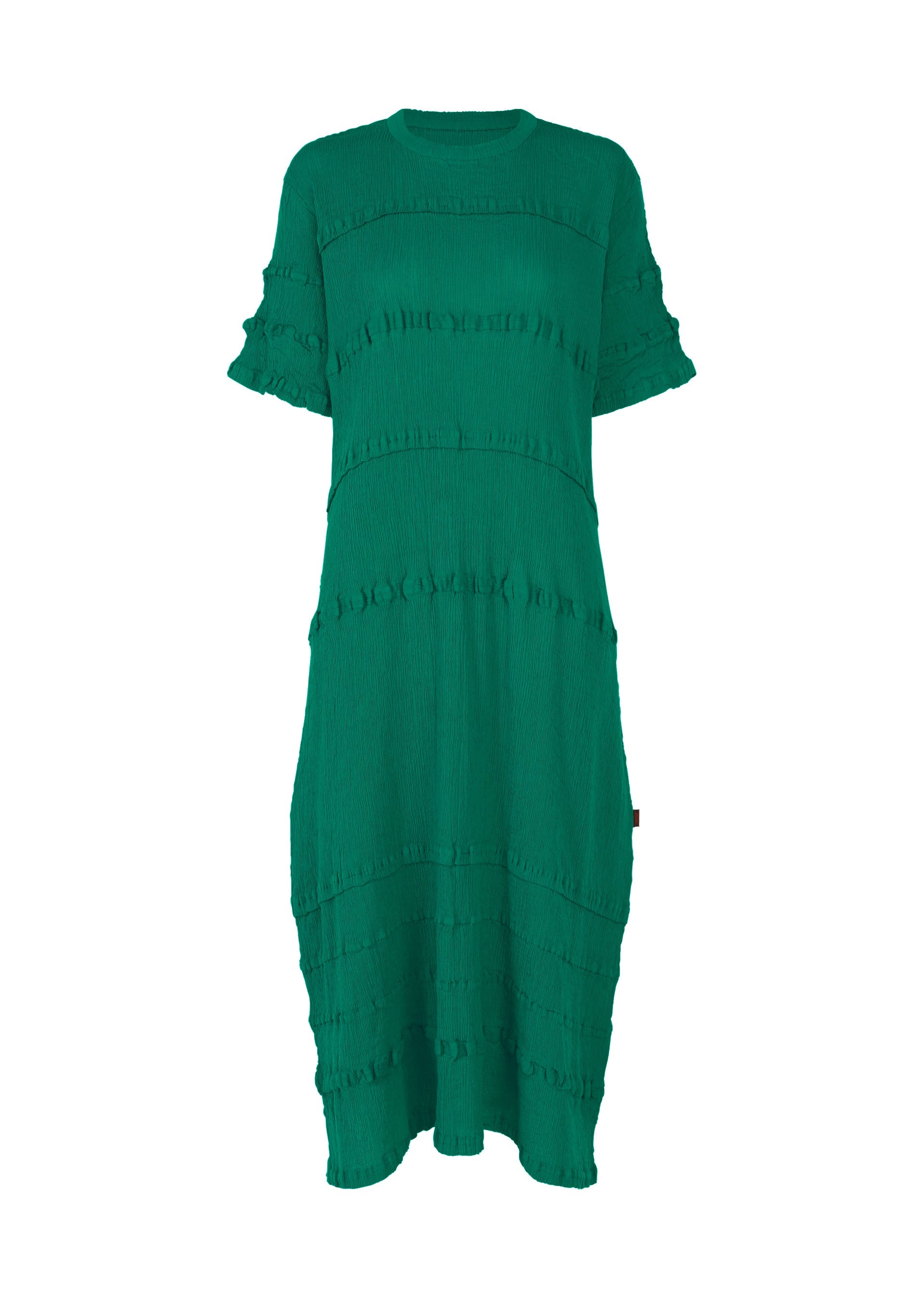 Zoomed view The HaaT KYO CHIJIMI TSUCHIKABE dress is green, knee-length, with short sleeves, a round neckline, and textured horizontal bands inspired by tsuchikabe. Shown against a plain white background. - GREEN （no.62）
