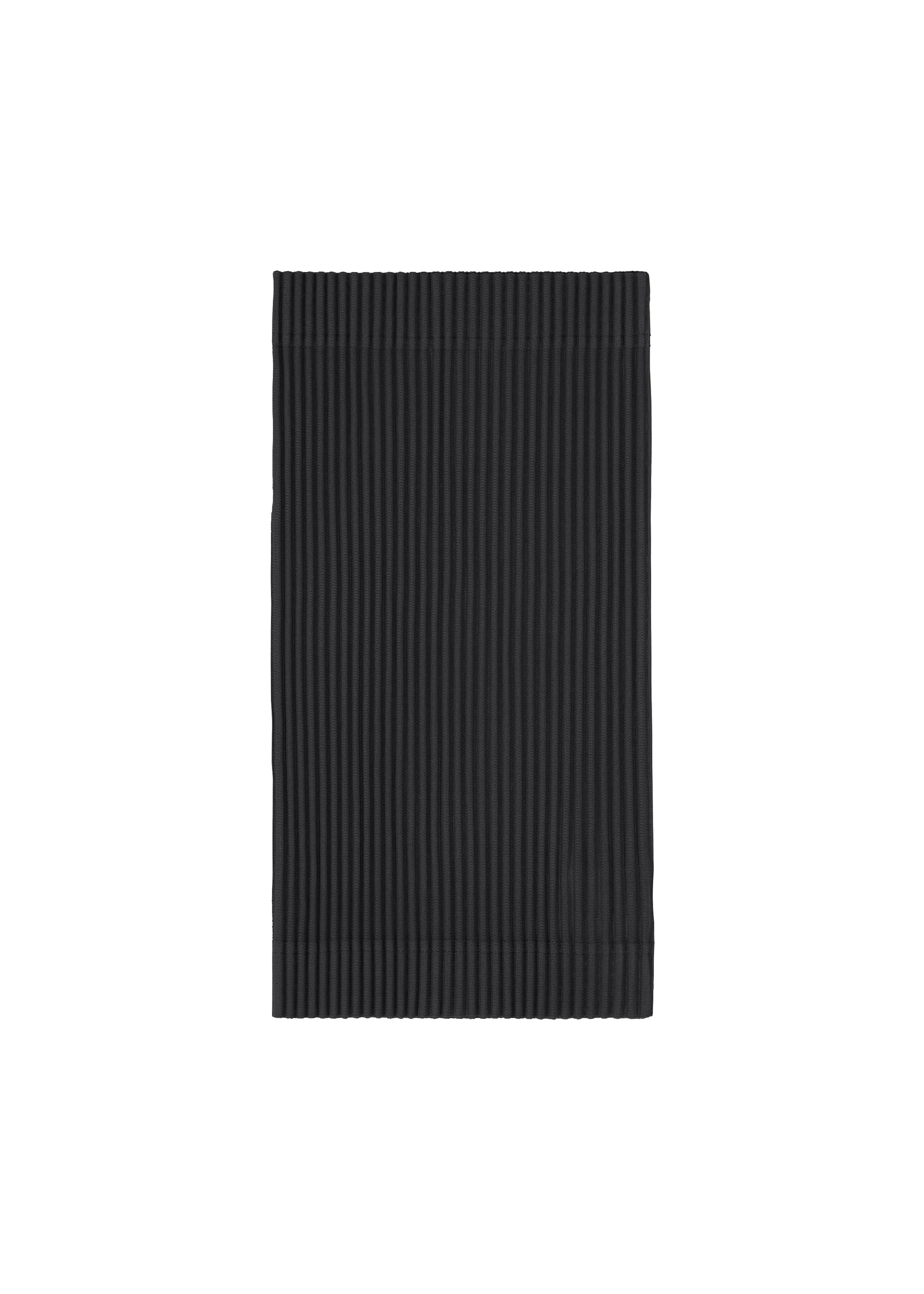 Zoomed view The PLEATS BAND by HOMME PLISSÉ ISSEY MIYAKE is a black, rectangular napkin with a vertical ribbed texture—ideal as an accent piece to elevate your layered look. - BLACK (no.15)