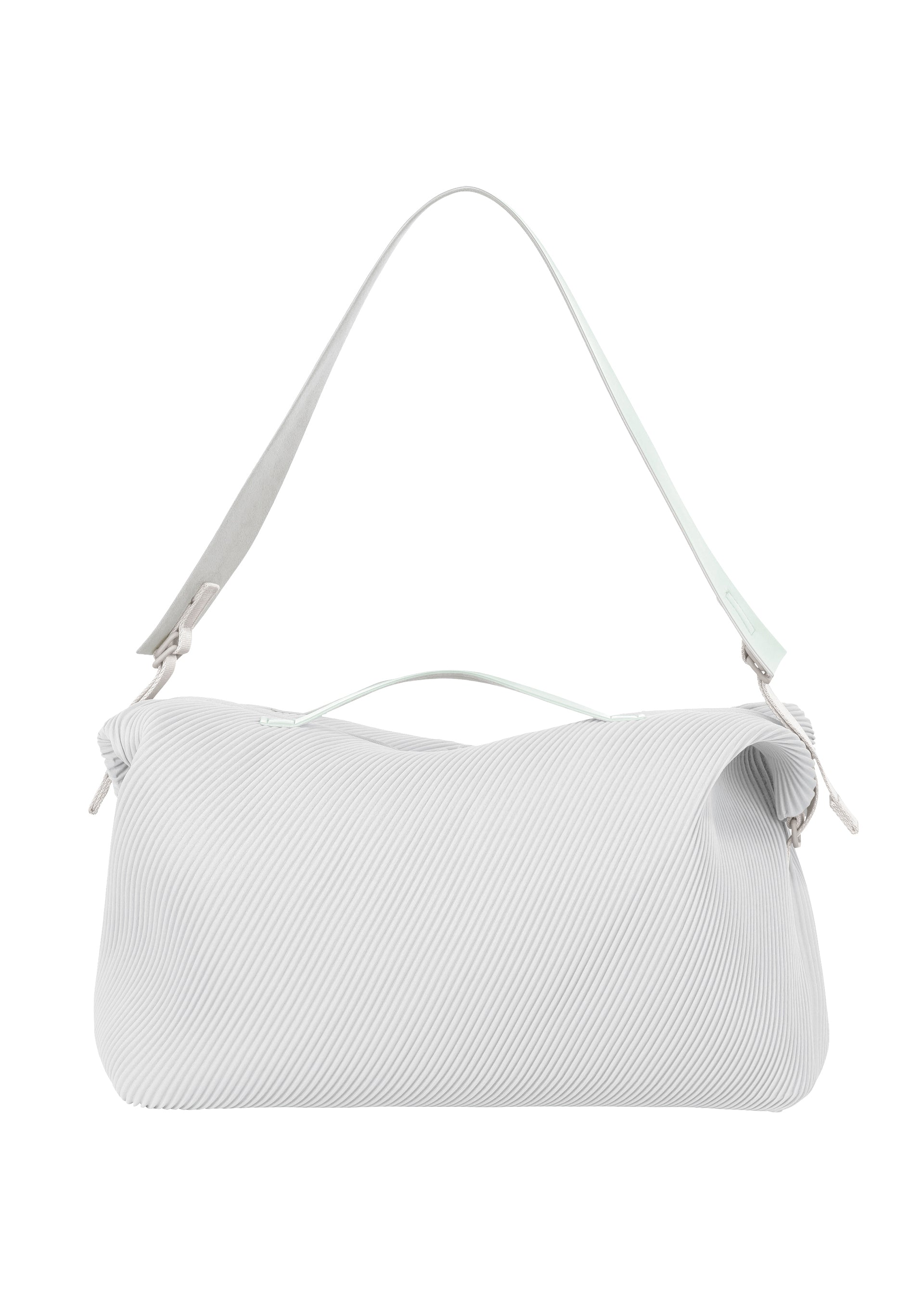 Zoomed view The PLEATS TRAVEL BAG by HOMME PLISSÉ ISSEY MIYAKE is a minimalist, light gray bag with textured diagonal stripes, featuring a wide shoulder strap, top handle, and adjustable side buckles. - MANAROLA BLUE GRAY （no.71）