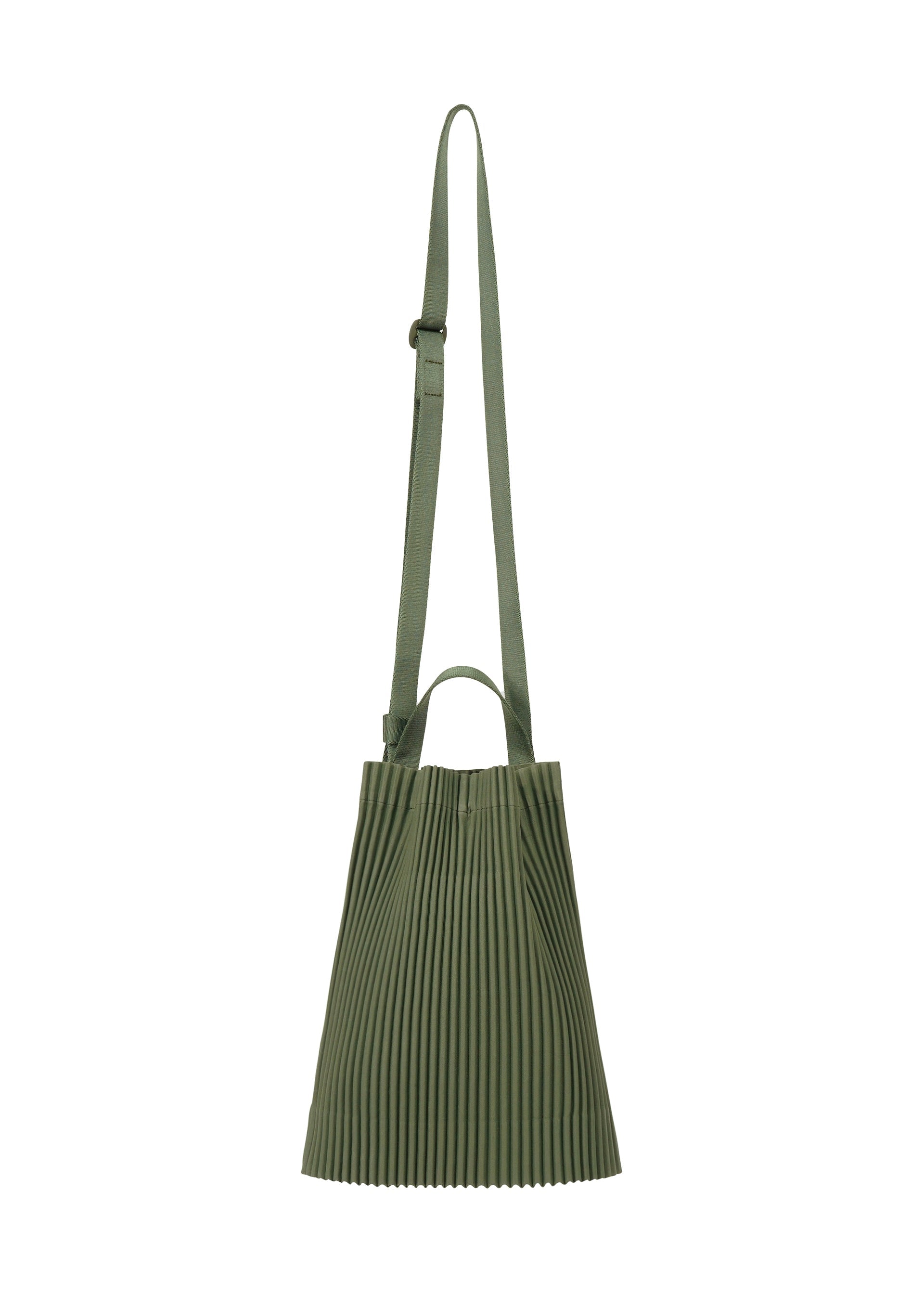 Zoomed view The DRAWSTRING PLEATS BAG by HOMME PLISSÉ ISSEY MIYAKE is a green pleated fabric shoulder bag with an adjustable strap and two small handles, shown against a plain white background. - DUOMO DOOR GREEN （no.69）