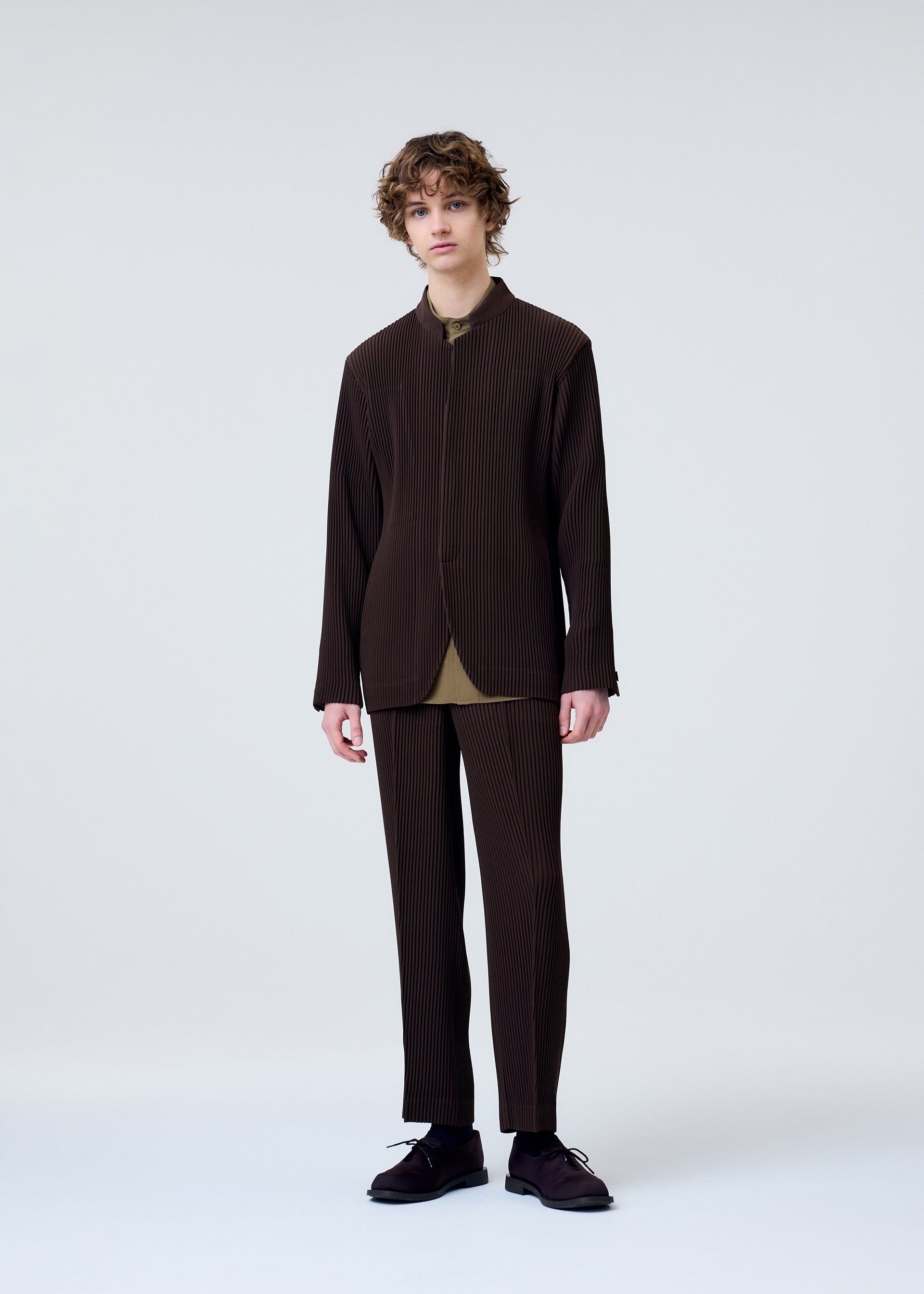 TUXEDO PLEATS – ISSEY MIYAKE ONLINE STORE