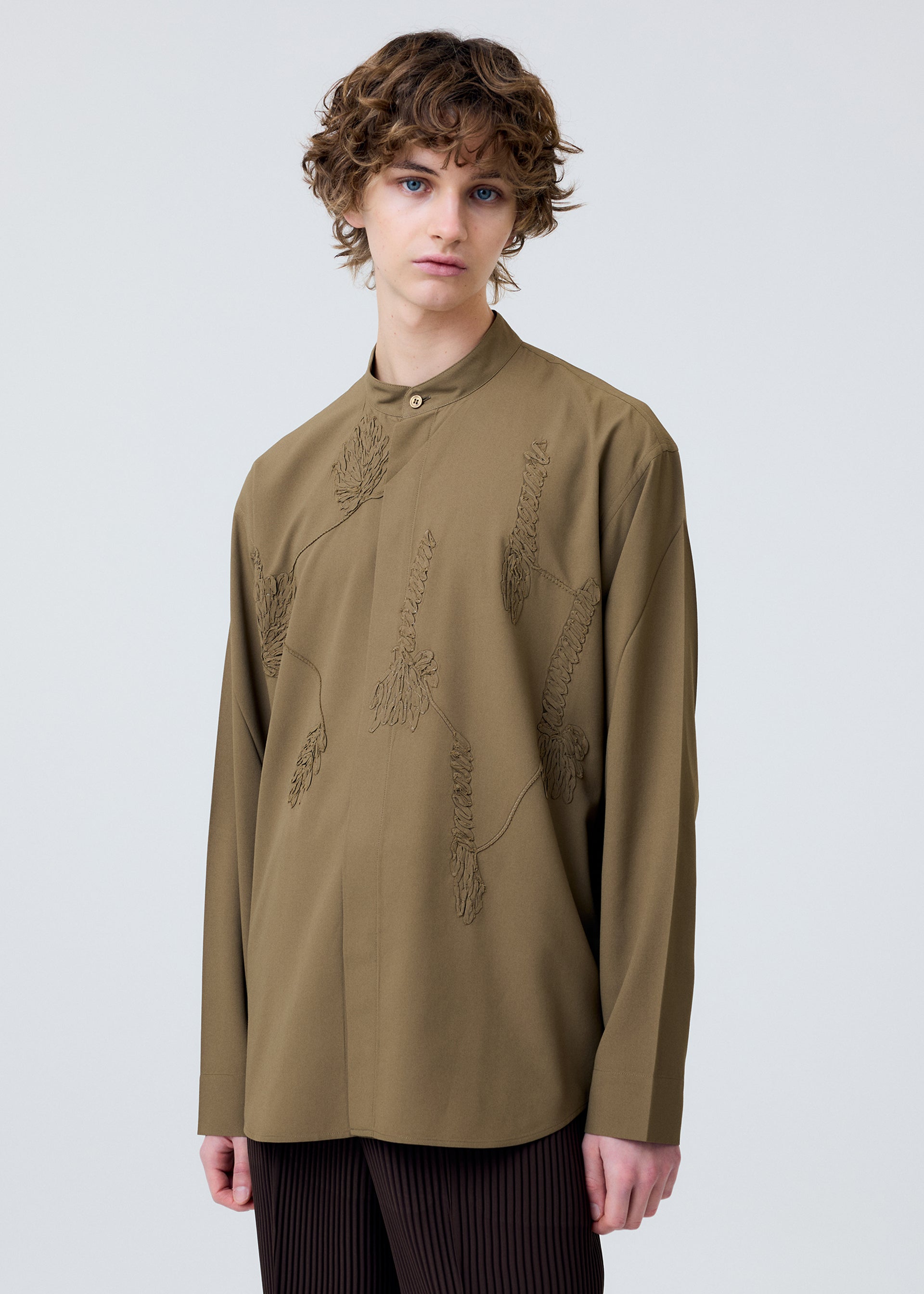EMBROIDERY PRESS SHIRT – ISSEY MIYAKE ONLINE STORE