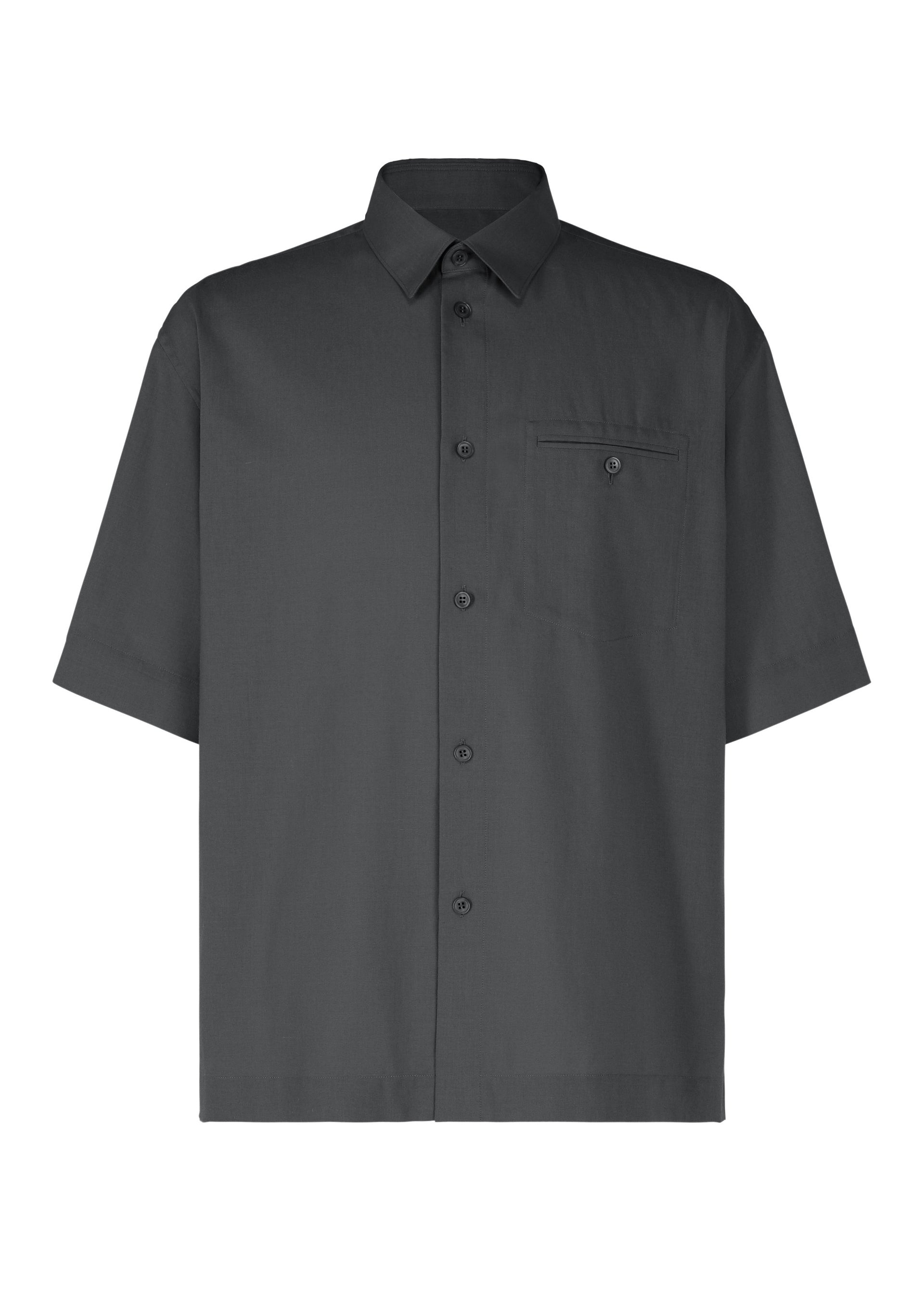 Zoomed view The PL RAMIE SHIRT by HOMME PLISSÉ ISSEY MIYAKE is a charcoal gray, short-sleeve linen blend shirt with a pointed collar and a single chest pocket featuring a buttoned flap. - CHARCOAL （no.14）