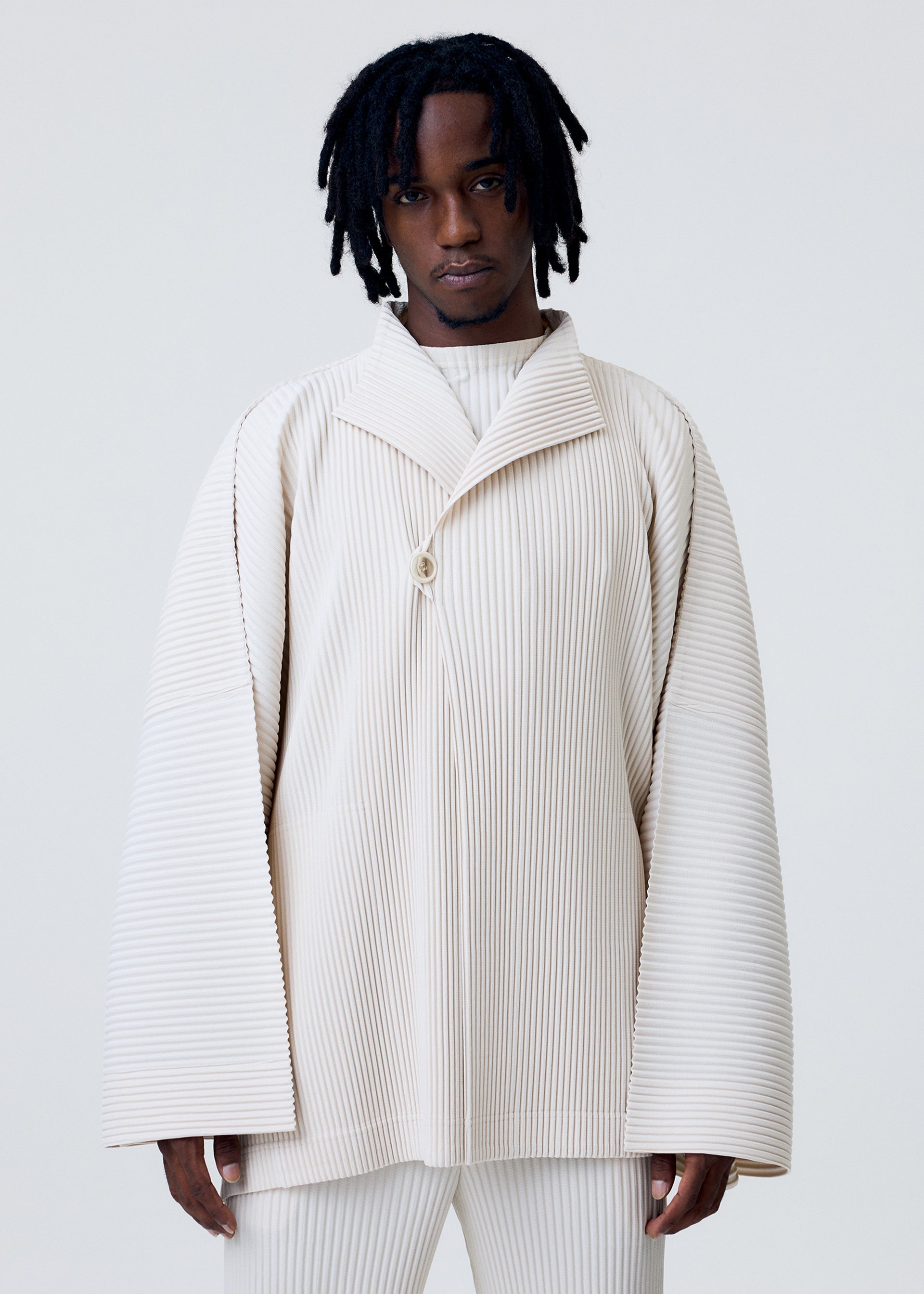 ISSEY MIYAKE ウール パフスリーブ ボレロジャケット 2003 AW WEAR OR WRAP – ISSEY MIYAKE ONLINE STORE