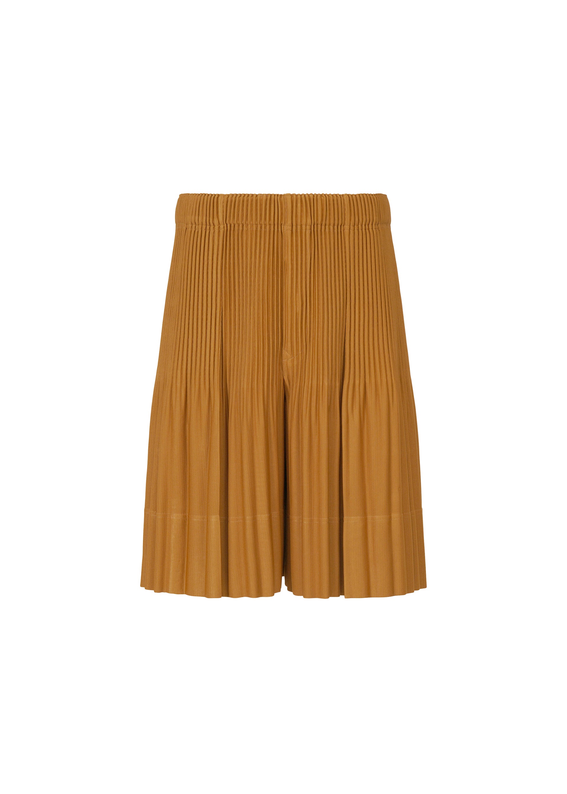 Zoomed view The MONTHLY COLORS : JUNE shorts by HOMME PLISSÉ ISSEY MIYAKE are high-waisted, knee-length, light brown pleated men's shorts made from quick-drying polyester, shown against a plain white background. - VENICE BOAT BROWN （no.45）