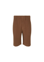 COLOR PLEATS 2 brown ribbed knit shorts by HOMME PLISSÉ ISSEY MIYAKE, featuring an elastic waistband and quick-drying fabric, displayed against a plain white background. - ANCHOR BROWN （no.48）