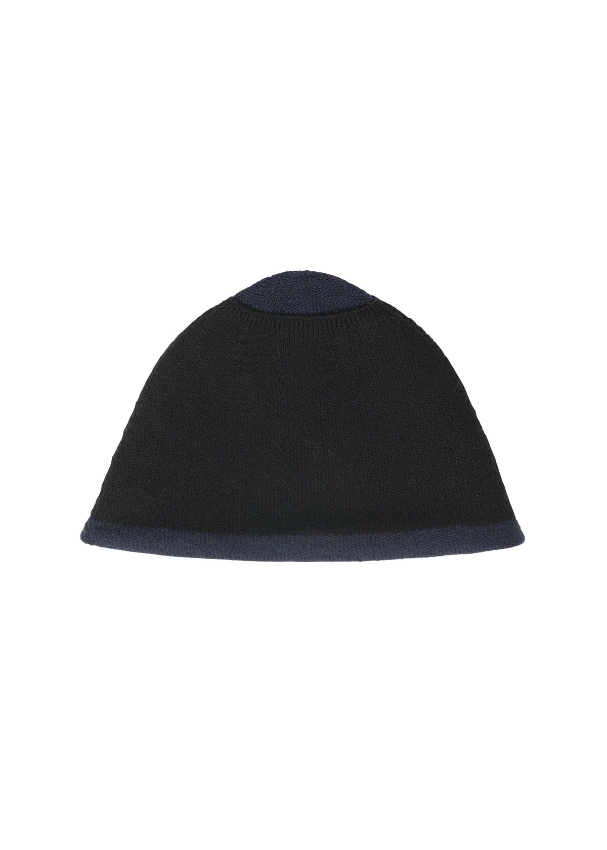 Zoomed view The WINTER GEAR : COLOR BLOCK by HOMME PLISSÉ ISSEY MIYAKE is a black knitted beanie with a rounded shape and a thick bottom band, shown on a white background.