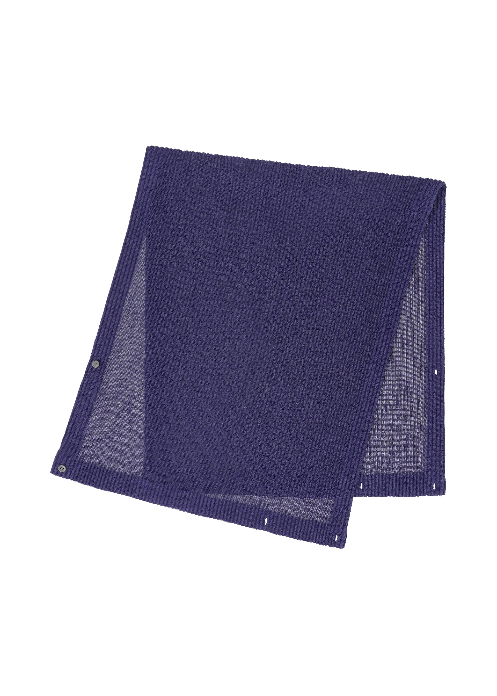 Zoomed view The RUSTIC MESH STOLE by HOMME PLISSÉ ISSEY MIYAKE is a navy blue, pleated rectangular stole with ribbed texture and snap buttons along the edges, displayed flat on a white background. - BLUE （no.72）