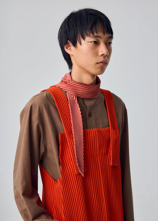 PLEATS STOLE view 2