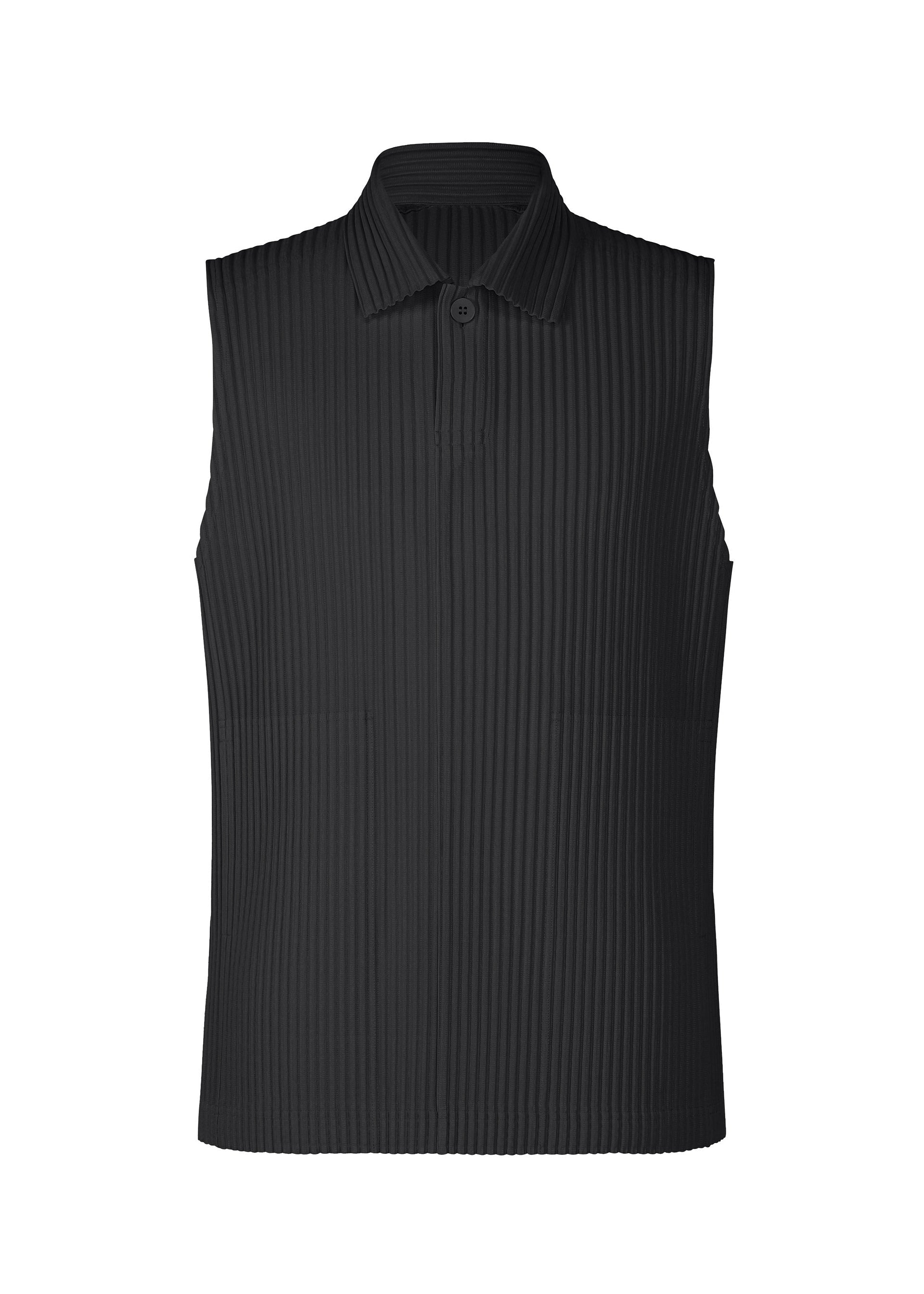 Zoomed view The MONTHLY COLORS : JULY sleeveless black collared top by HOMME PLISSÉ ISSEY MIYAKE features a ribbed, pleated texture, partial button placket, and quick-drying polyester. Displayed on a white background. - BLACK （no.15）