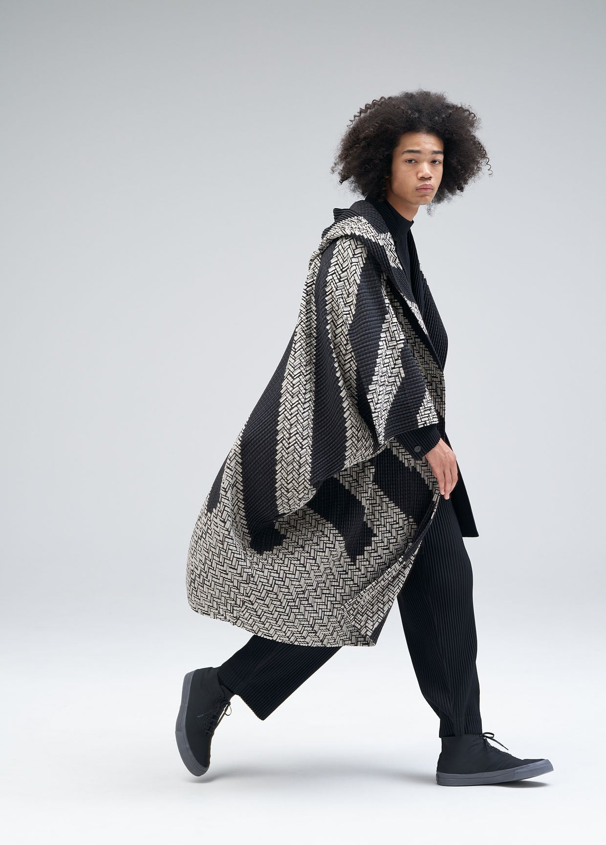 【美品】HOMME PLISSE ISSEY MIYAKE HOMME PLISSÉ ISSEY MIYAKE COLLECTIONS AUTUMN WINTER 2021/22