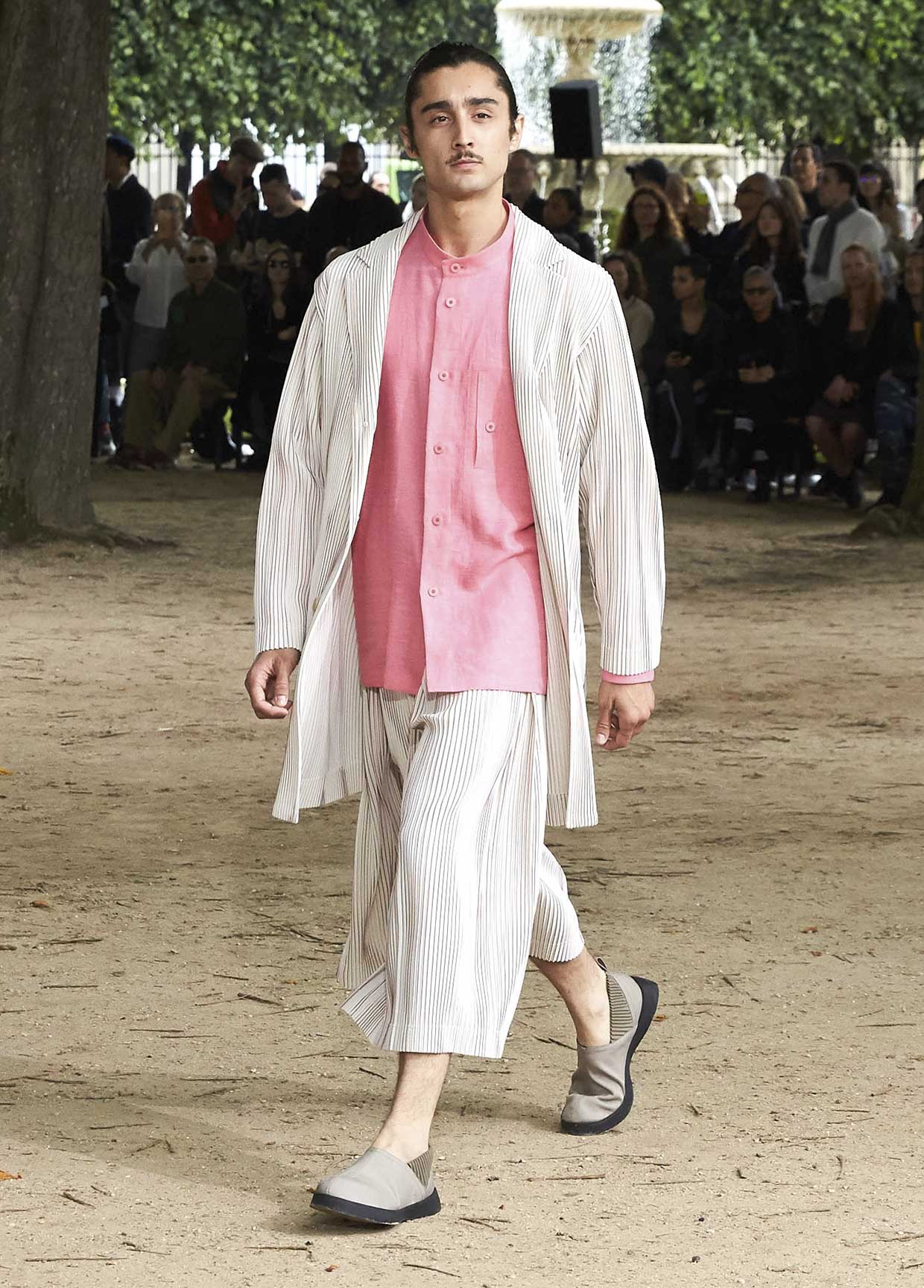 HOMME PLISSÉ ISSEY MIYAKE COLLECTIONS SPRING SUMMER 2020 – ISSEY