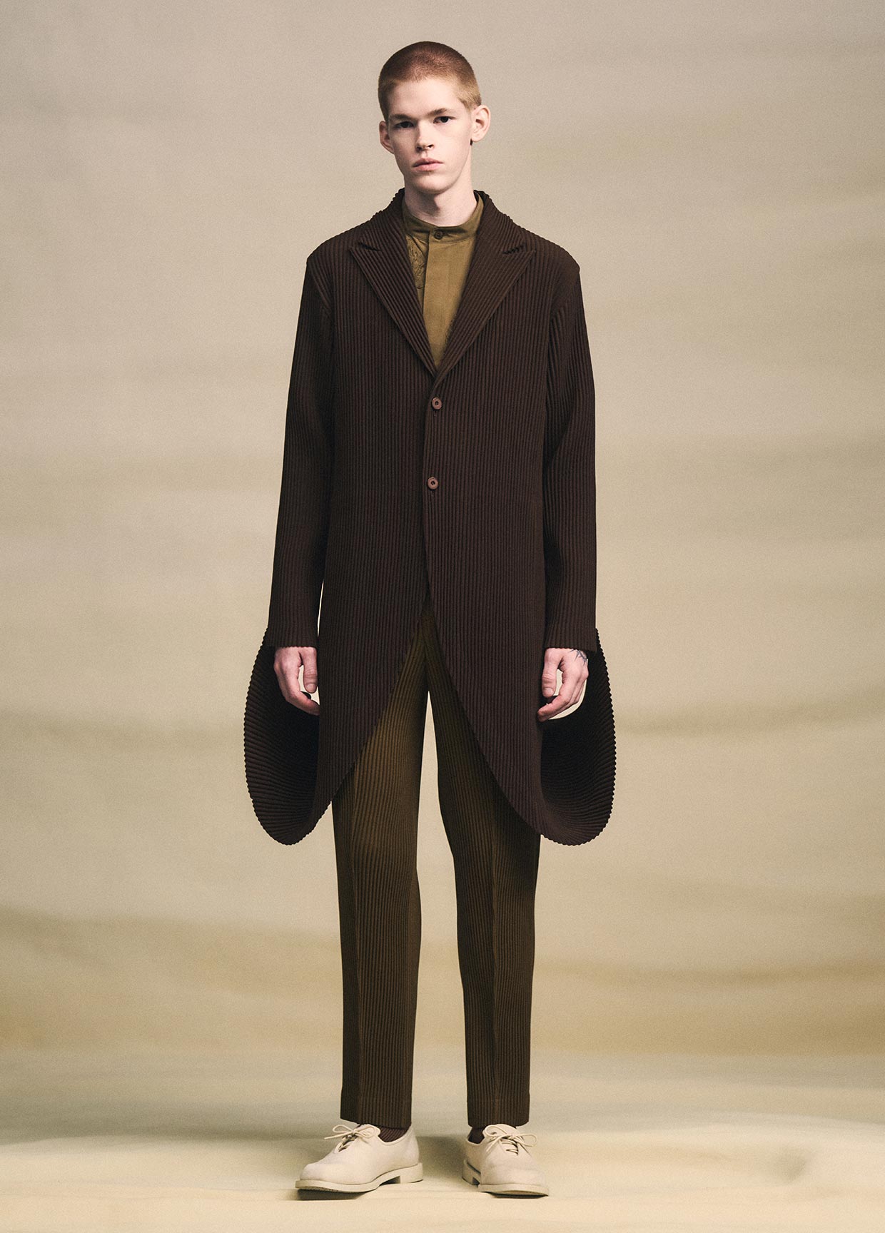 HOMME PLISSÉ ISSEY MIYAKE LOOK 17