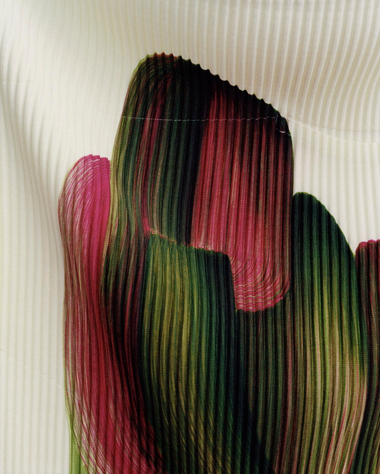 オムプリッセ　ロナンブルレック　DRAWING PLEATS Ronan Bouroullec Lends Drawings to Issey Miyake