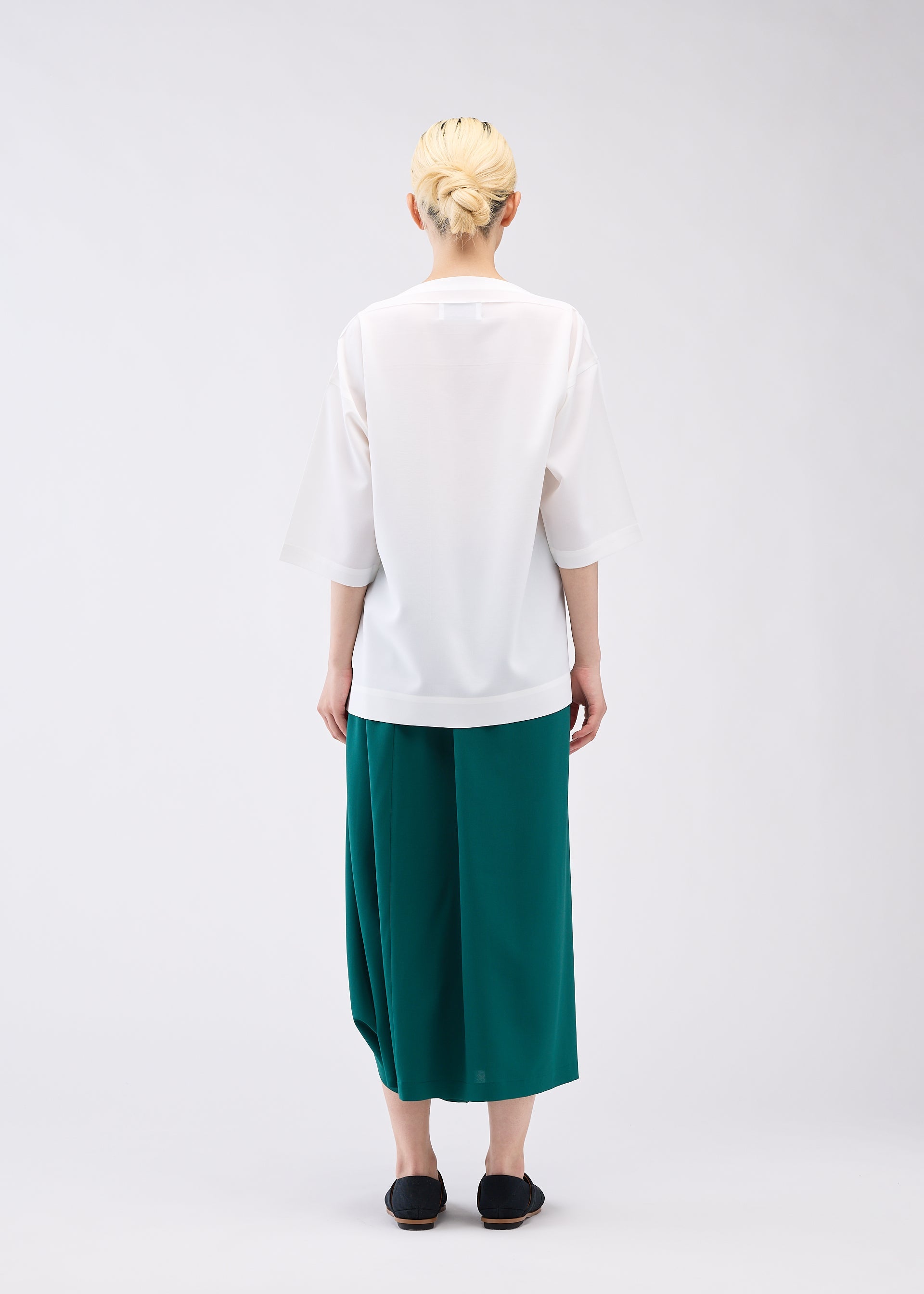 FLAT ONE TUCK T