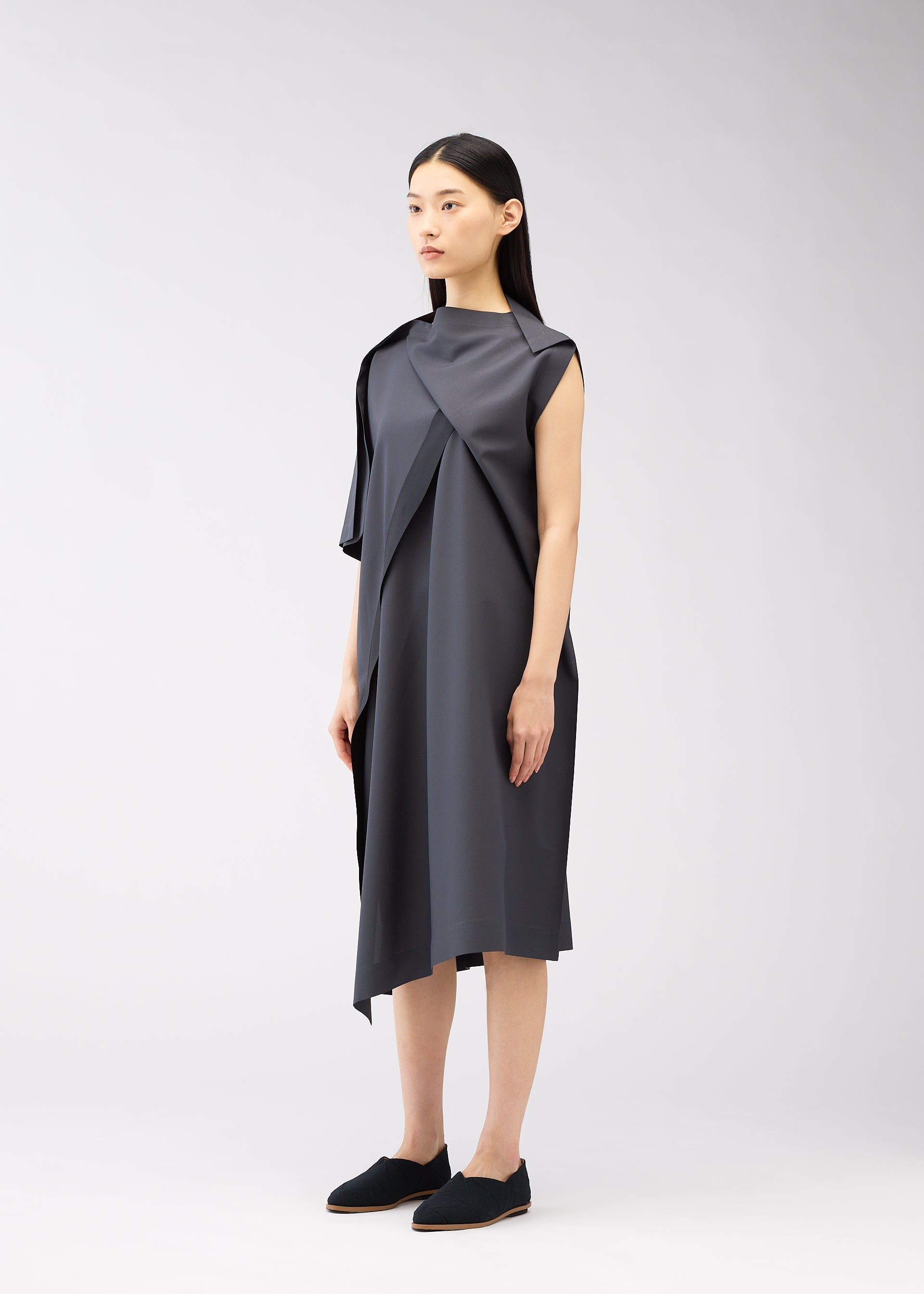 ISSEY MIYAKE FETE トレンチコート ブラック/グレー hevo/イーヴォ】ストレッチポリエステルタフタトレンチコート