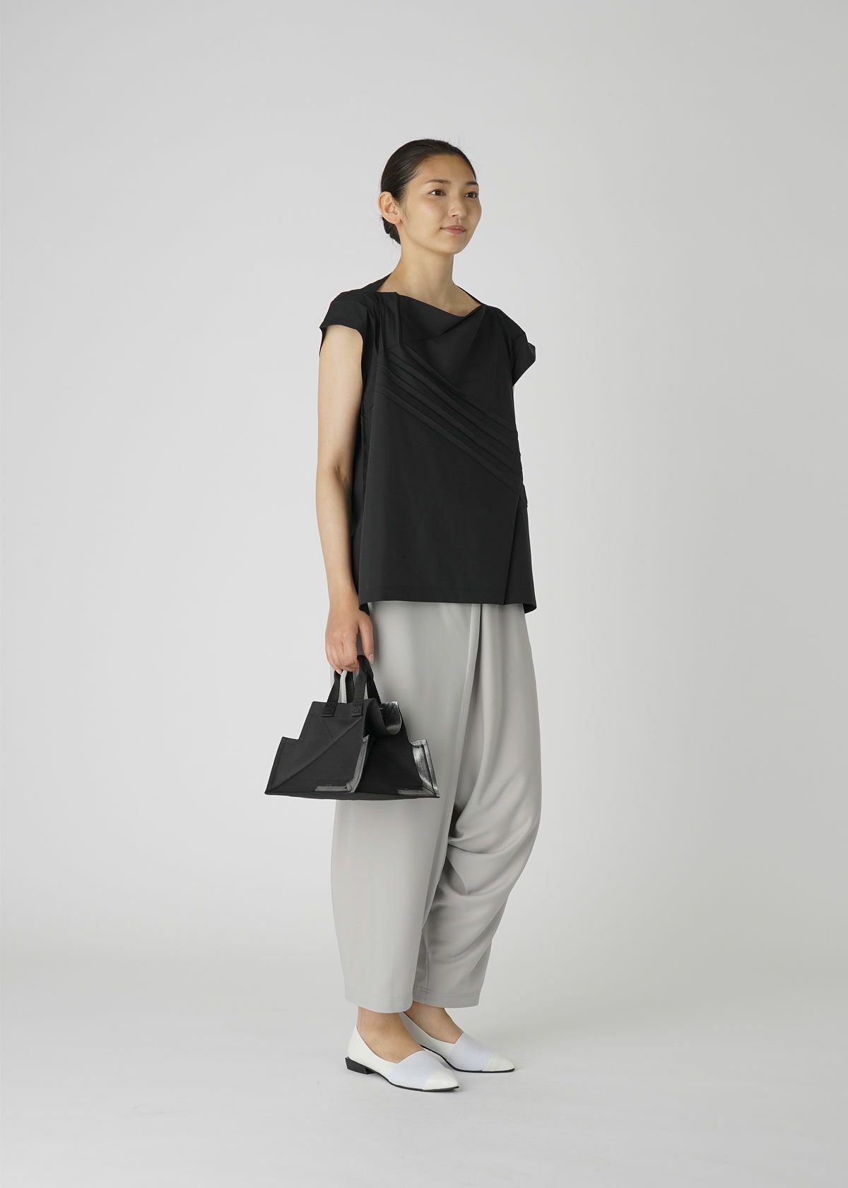 132 5. STANDARD BAG 13 – ISSEY MIYAKE ONLINE STORE