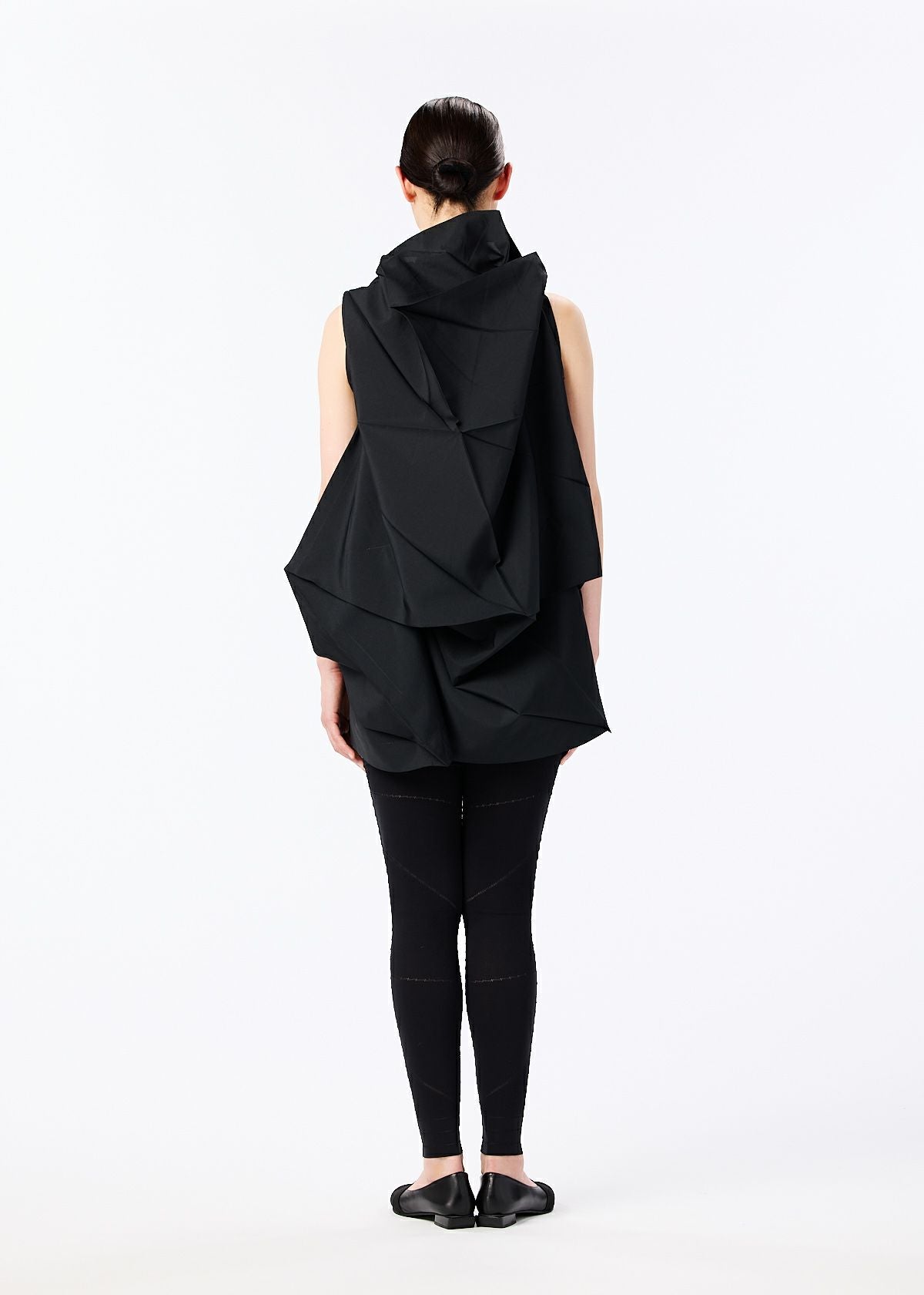 132 5. SOLID DRESS – ISSEY MIYAKE ONLINE STORE