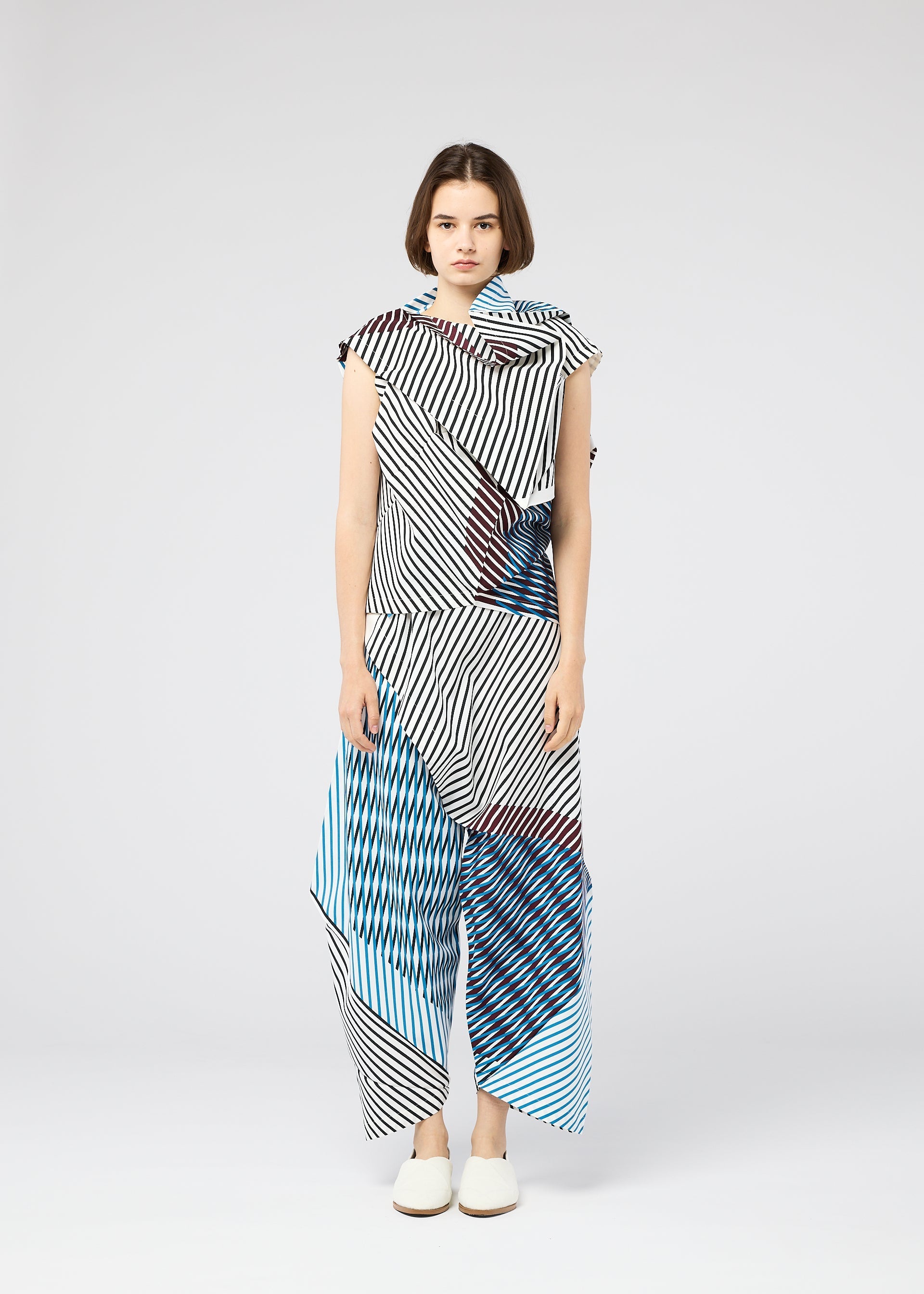 132.5トップス 132 5. ISSEY MIYAKE – ISSEY MIYAKE ONLINE STORE