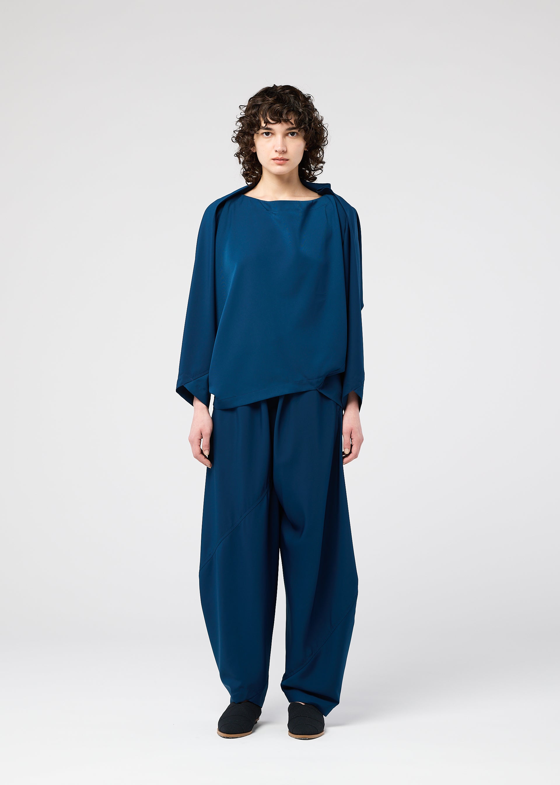 132 5. ISSEY MIYAKE – ISSEY MIYAKE ONLINE STORE