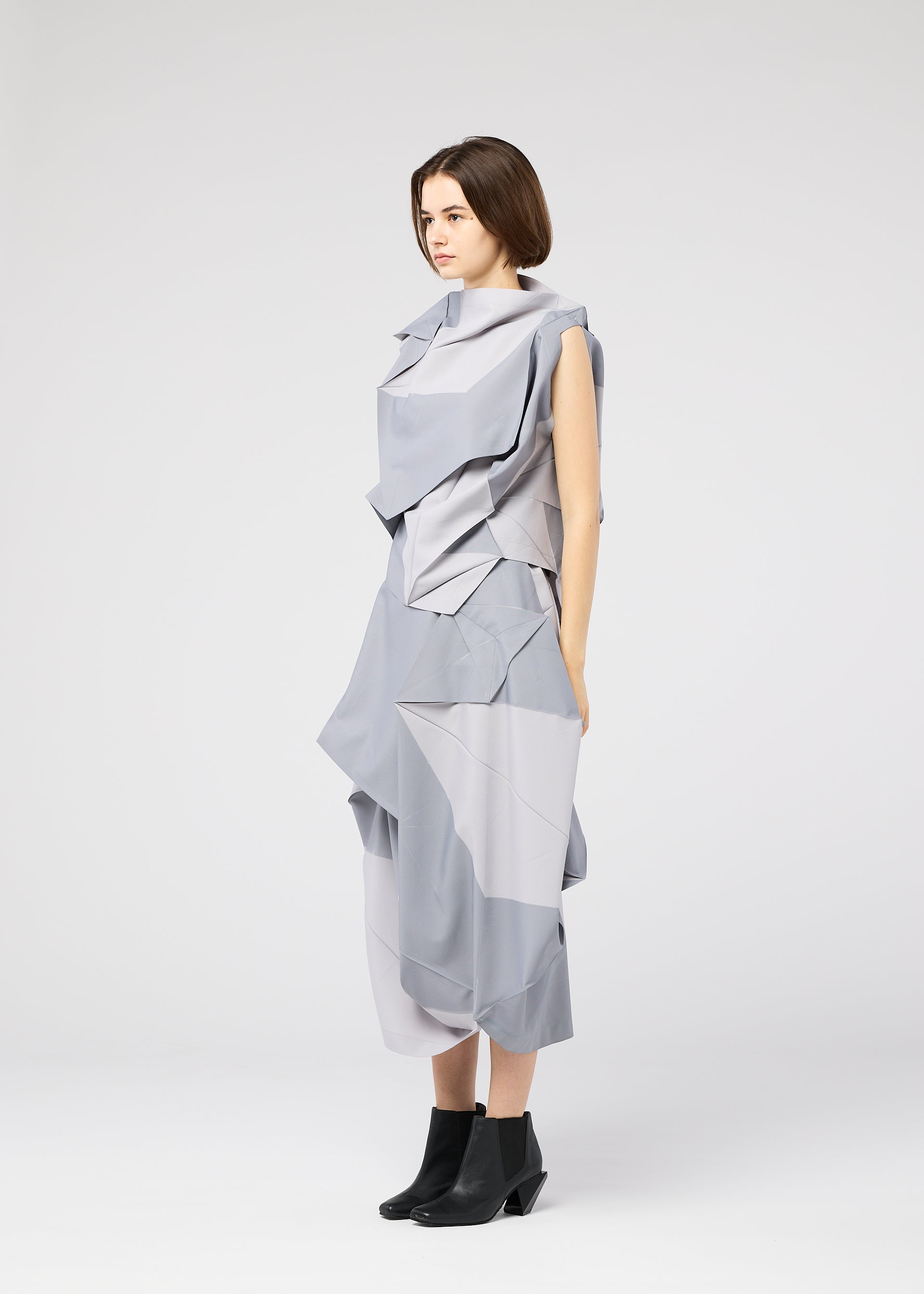 NO.17 PRINT – ISSEY MIYAKE ONLINE STORE
