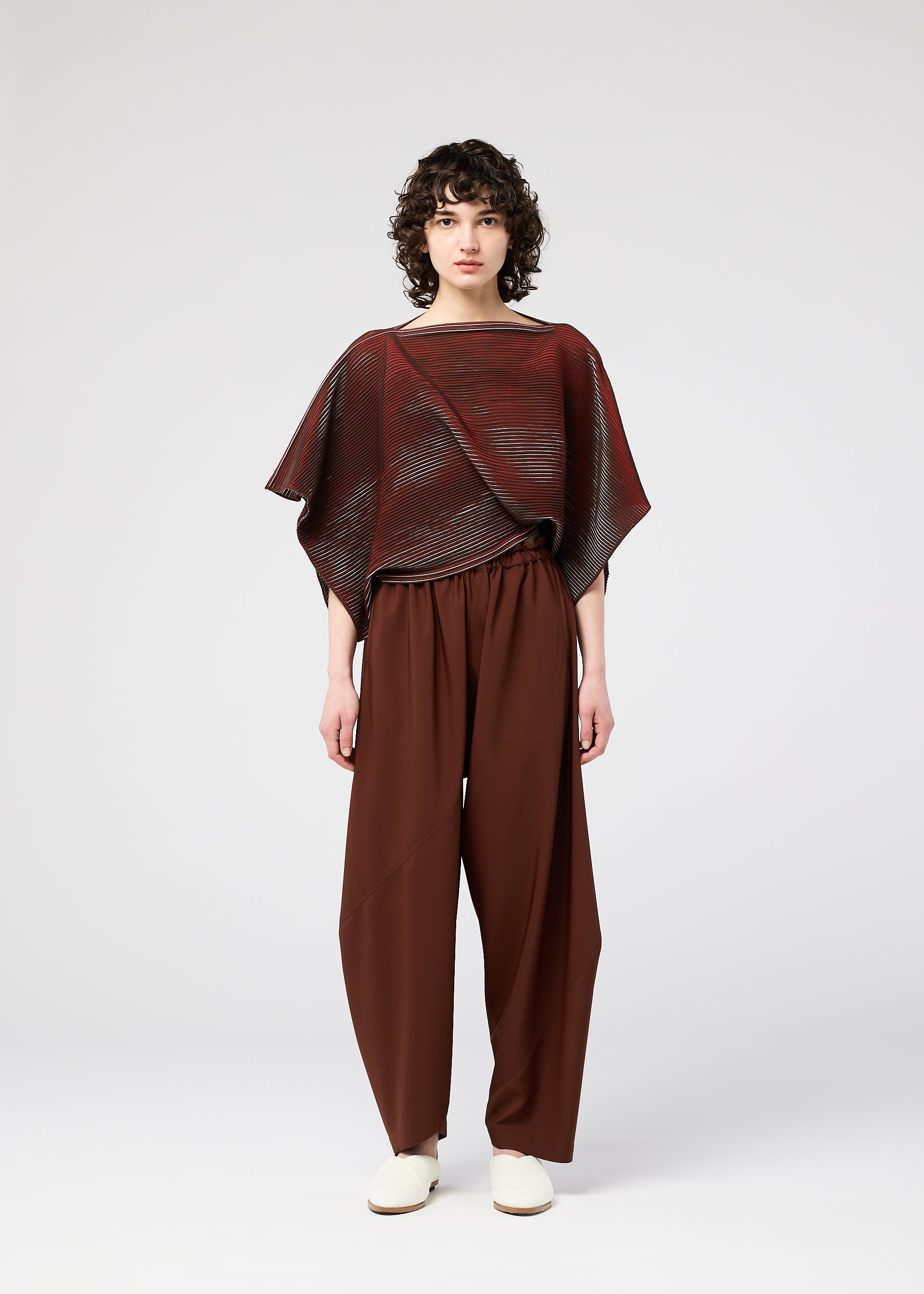 132.5トップス 132 5. ISSEY MIYAKE – ISSEY MIYAKE ONLINE STORE