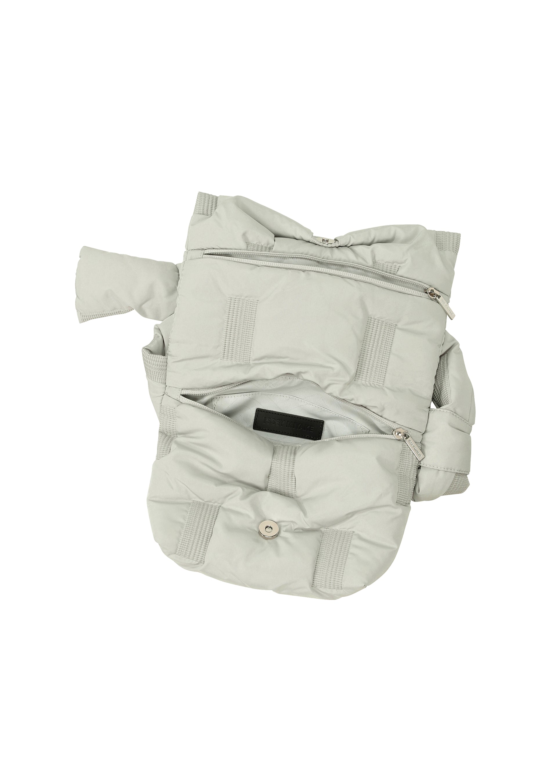SQUARE CUSHION – ISSEY MIYAKE ONLINE STORE