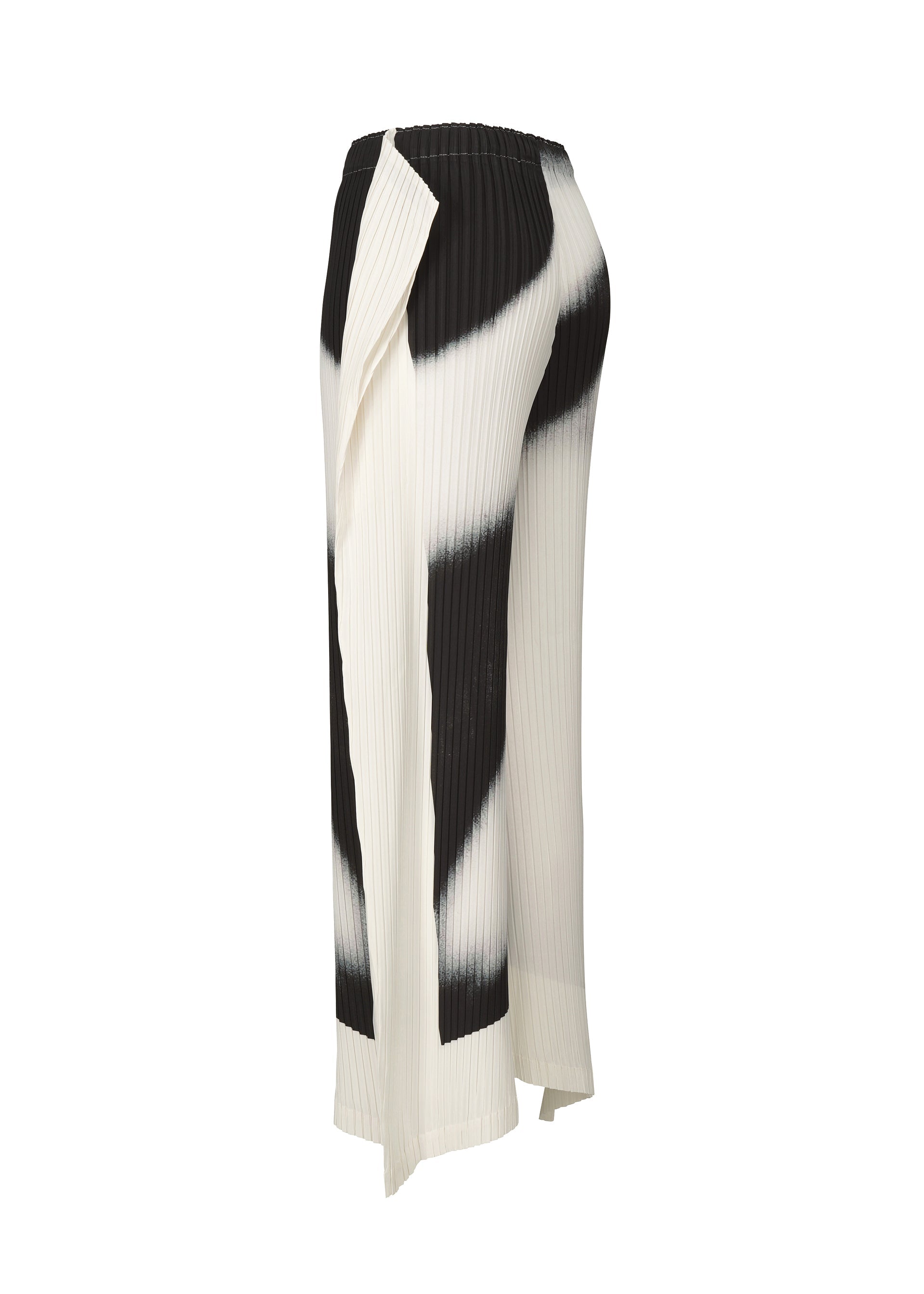 SHADOW STUDY PLEATS