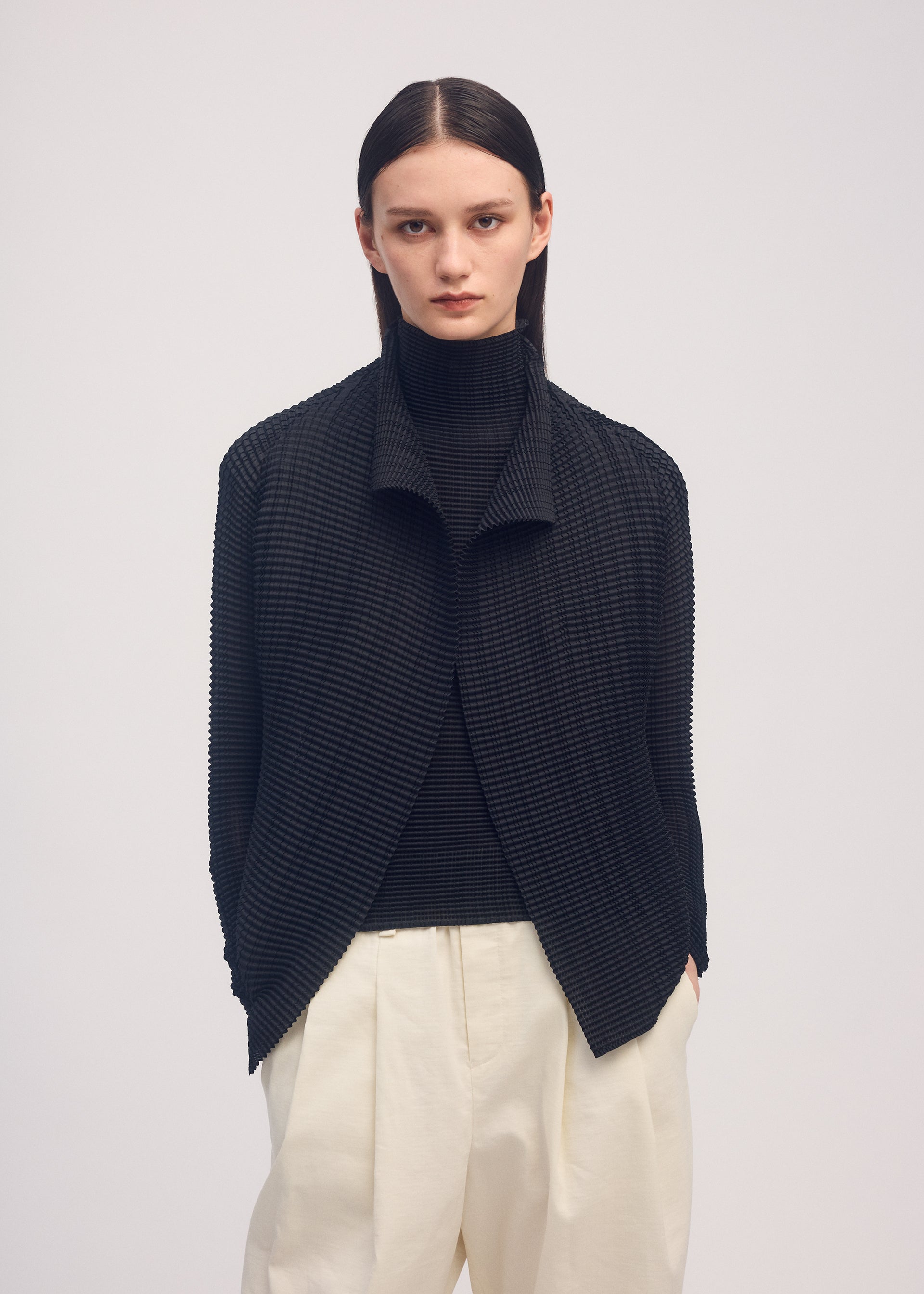 Zoomed view WOOLY PLEATS BK/WT-56