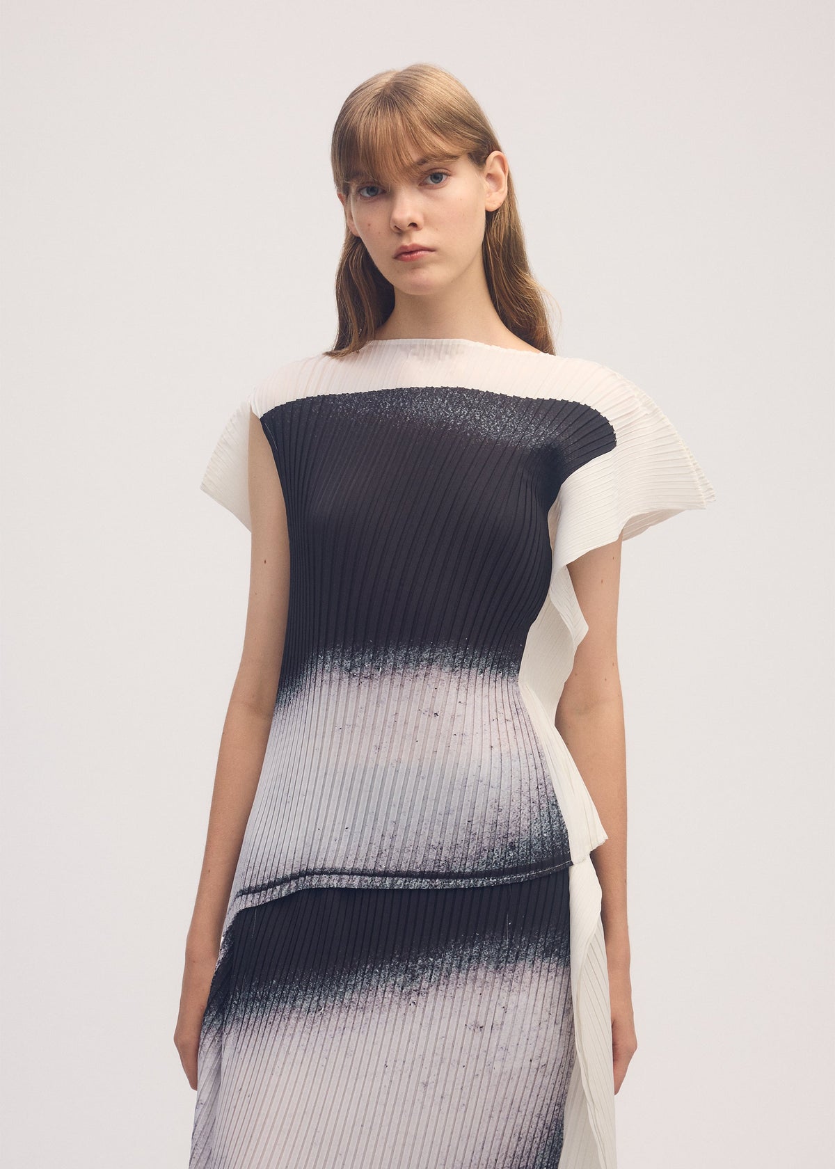 SHADOW STUDY PLEATS