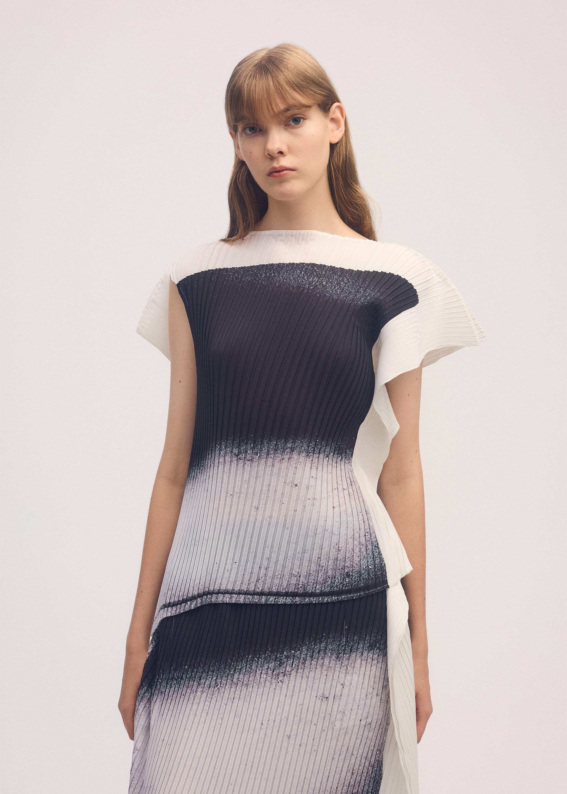 SHADOW STUDY PLEATS