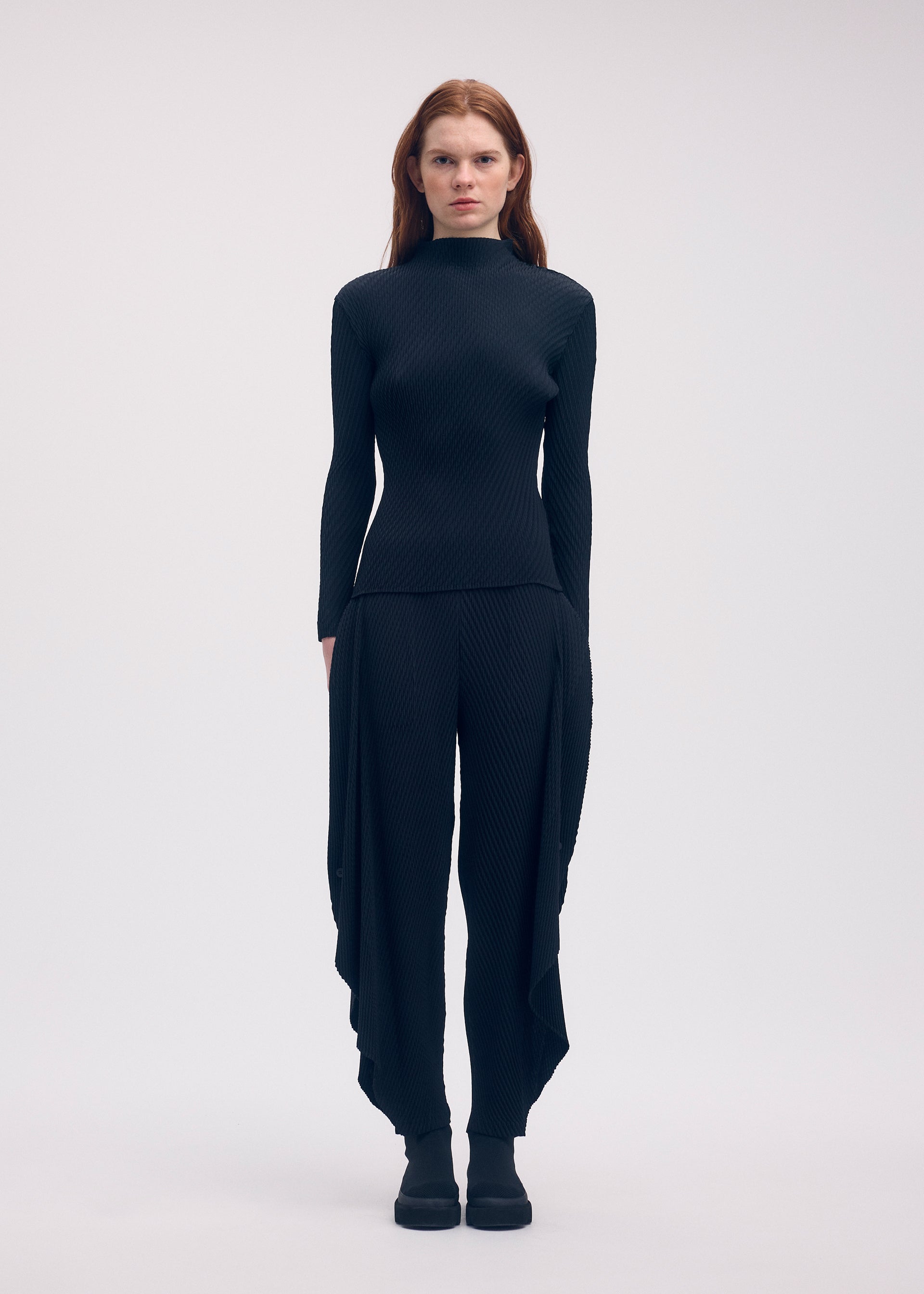 ORBICULAR PLEATS