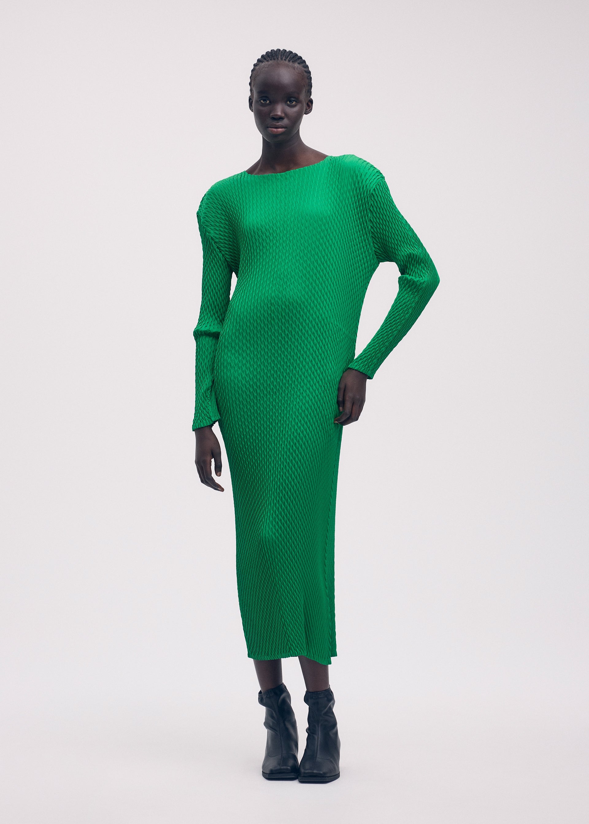 Zoomed view SLEEK PLEATS