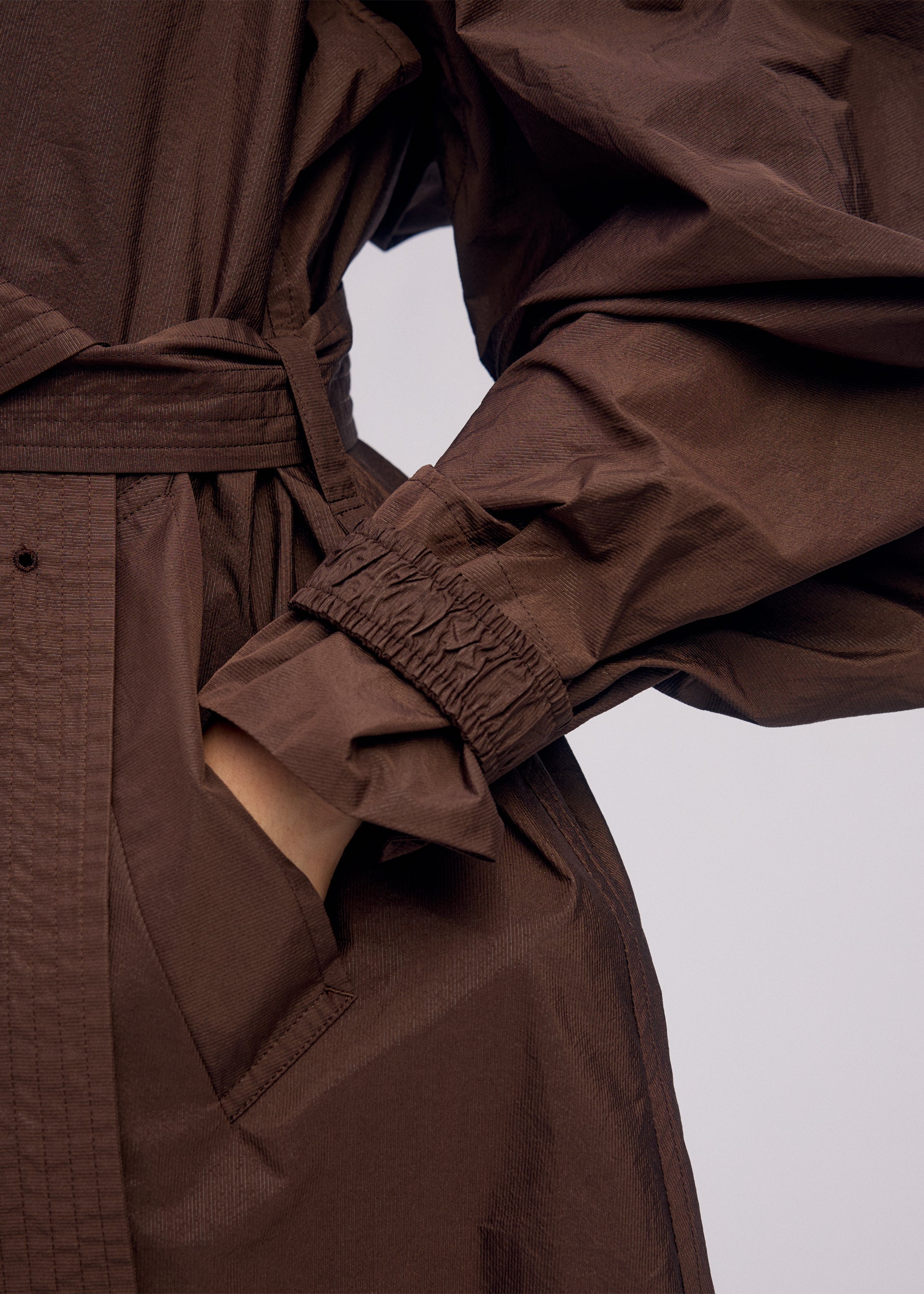 AKIMBO – ISSEY MIYAKE ONLINE STORE