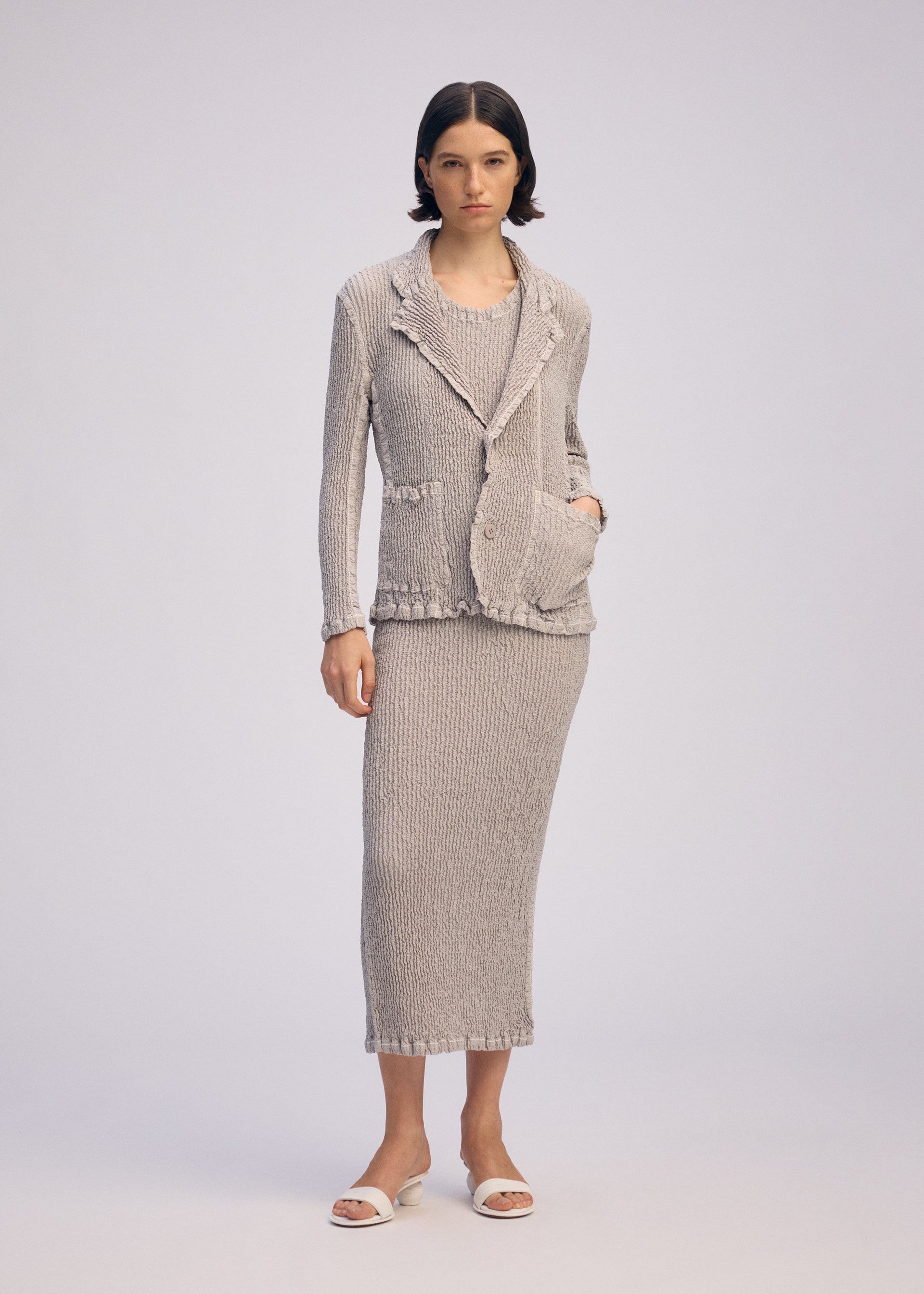 WAVELET ENSEMBLE – ISSEY MIYAKE ONLINE STORE