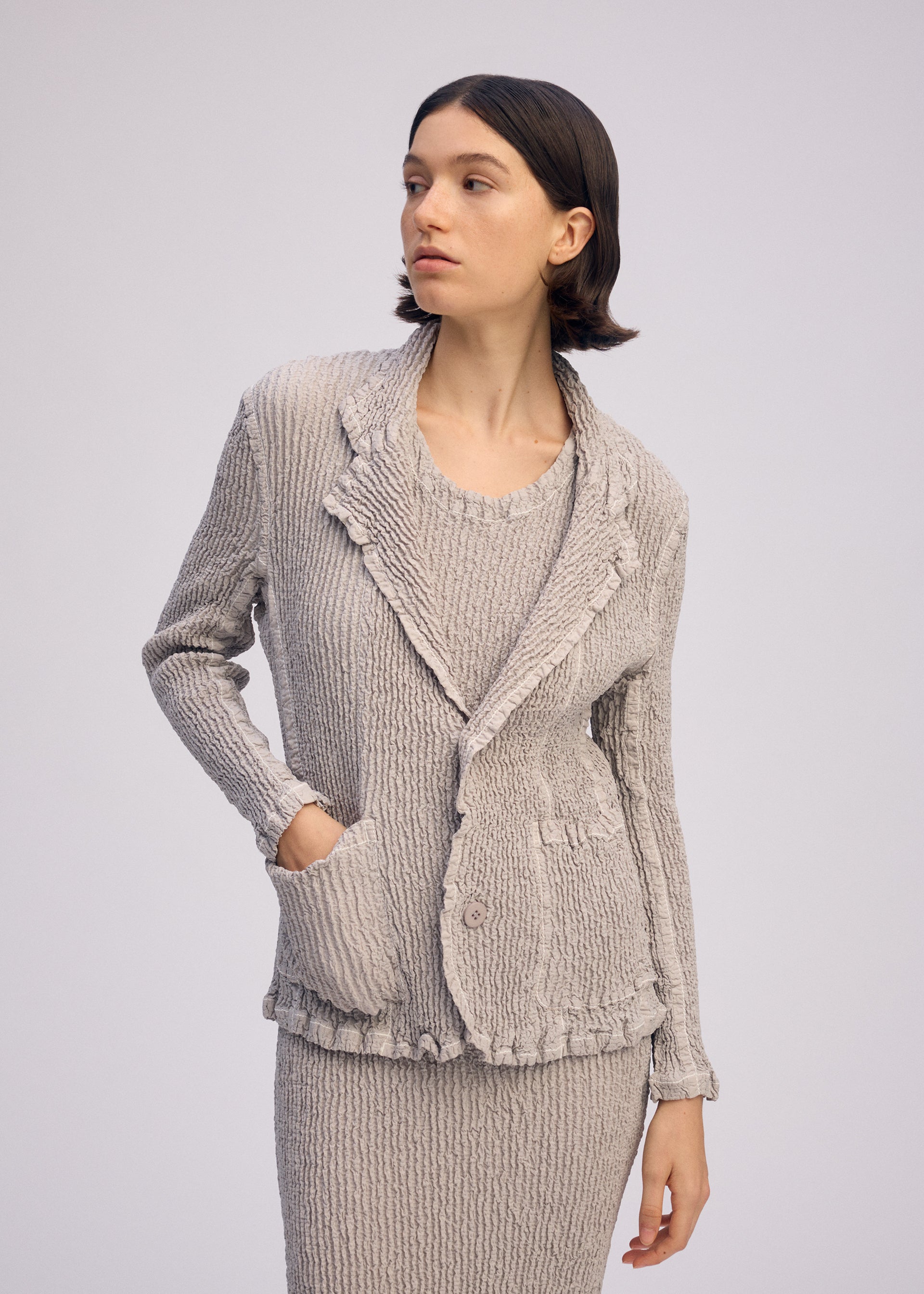 WAVELET ENSEMBLE – ISSEY MIYAKE ONLINE STORE