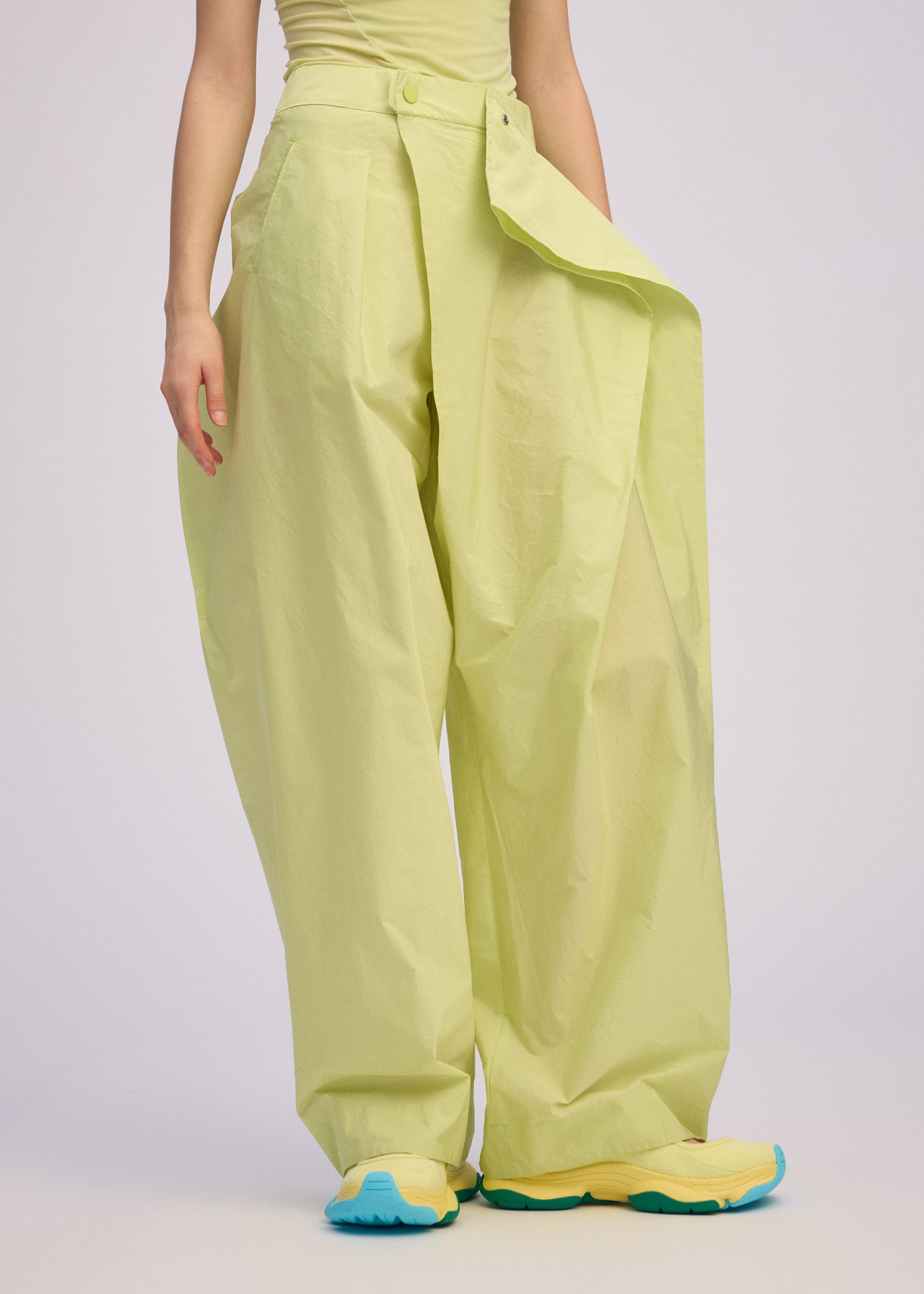 64449　ISSEY MIYAKE　タンクトップ BASICS – ISSEY MIYAKE ONLINE STORE