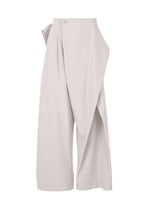 FLUTTERING PANTS